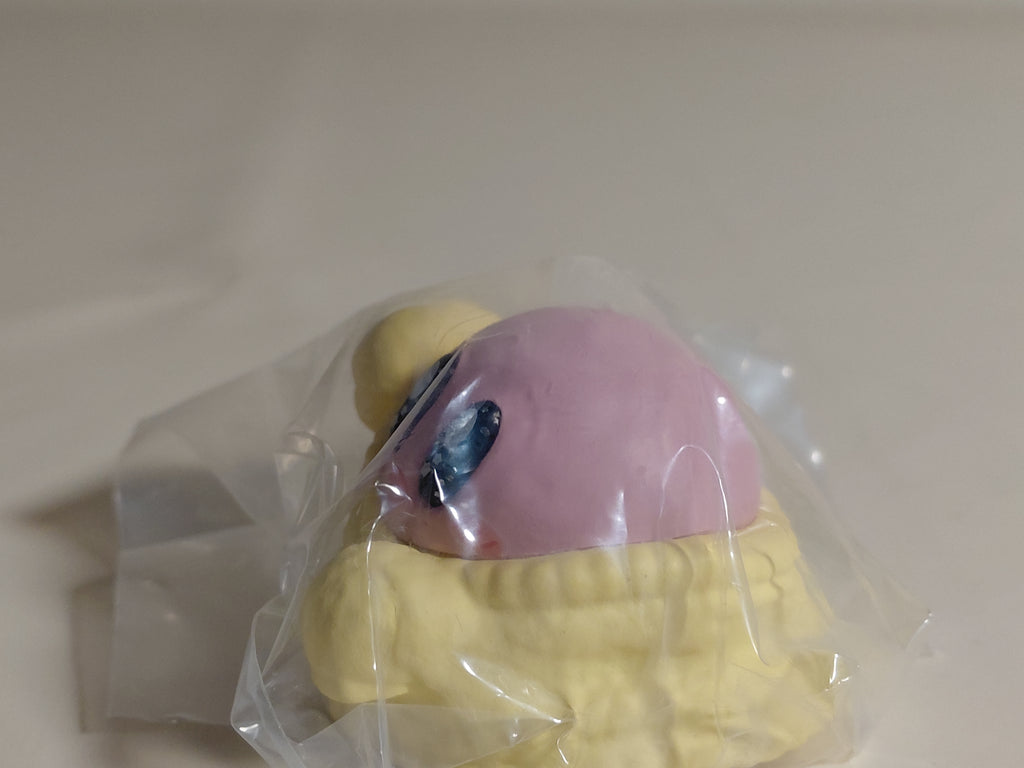 Kirby's Warm and Cozy Figure Collection Kirby (Sweater)