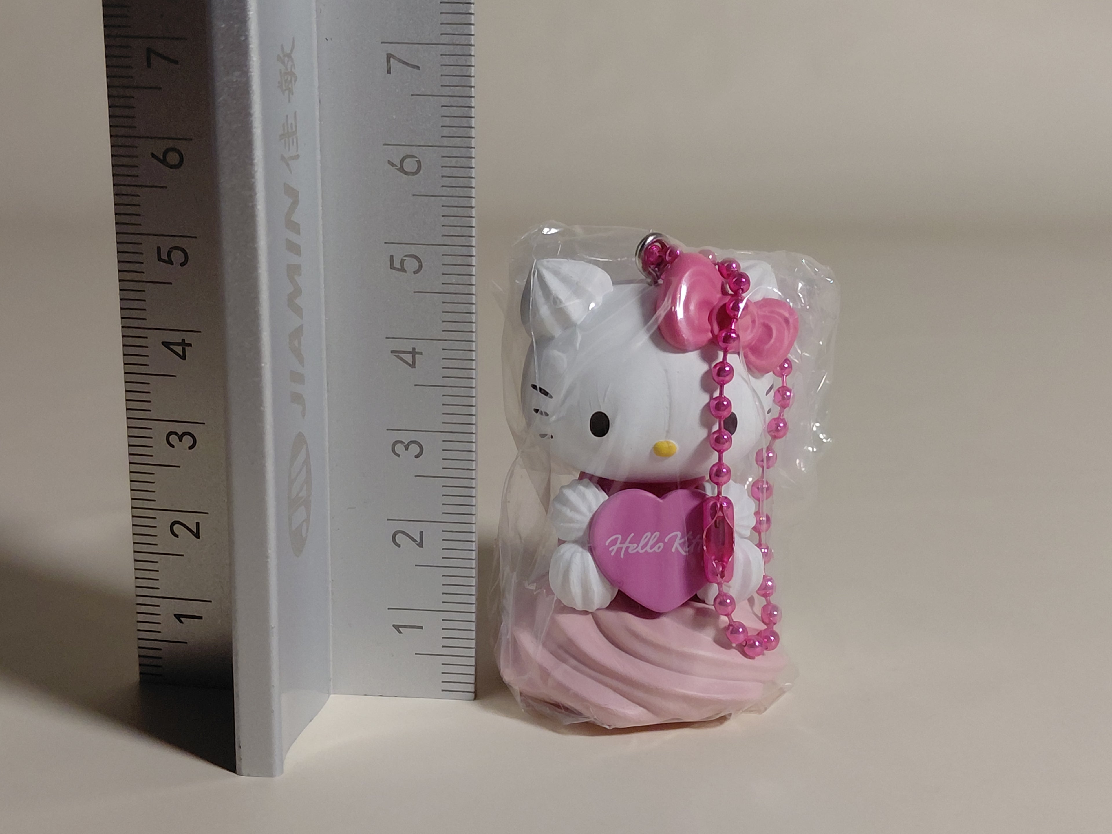 Sanrio Characters Gacha Whipped Cream Mascot - Hello Kitty