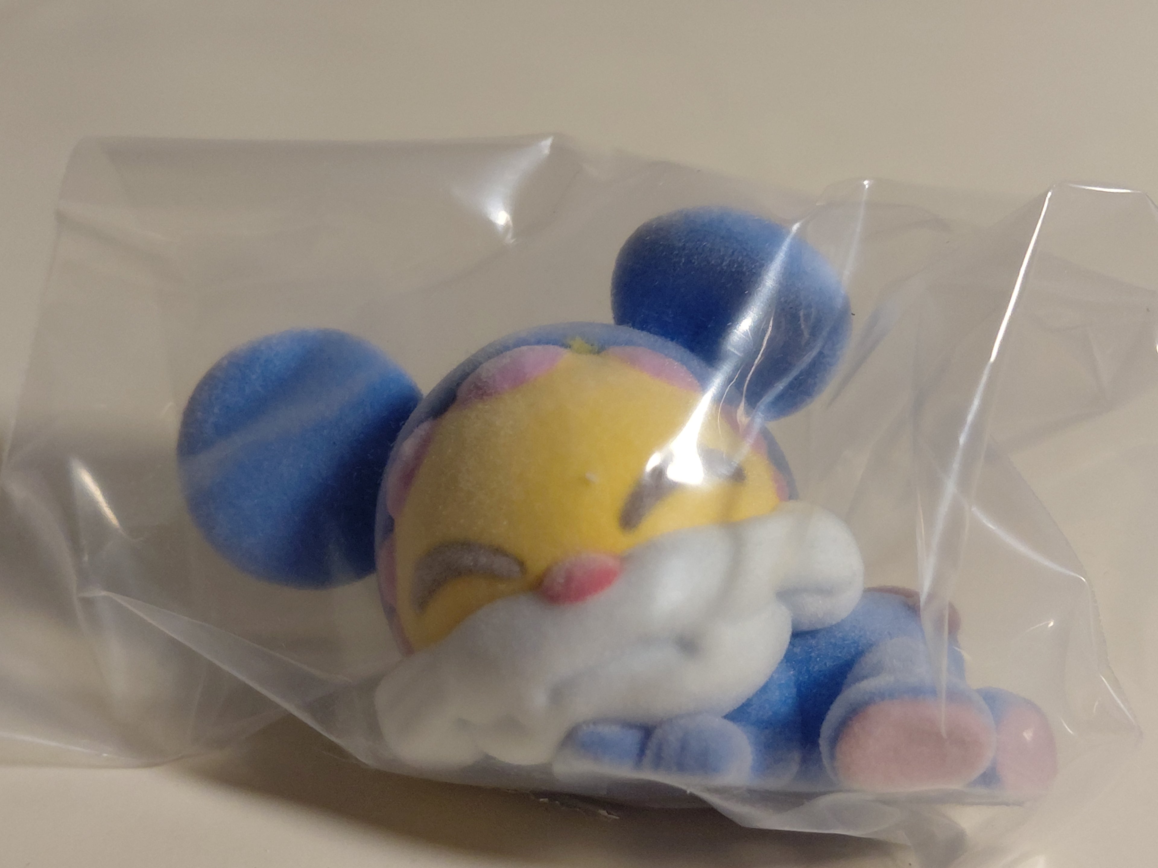 Capsule flockies Nyanchu (sleeping soundly) Bandai