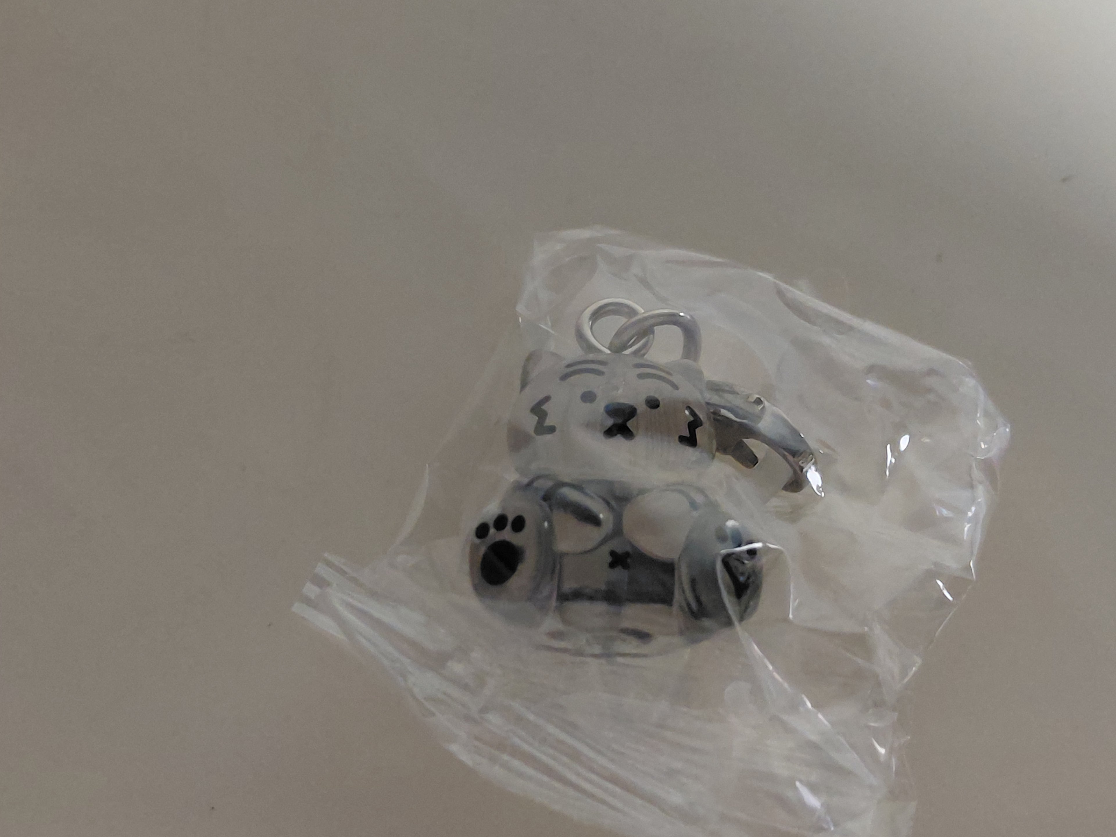 Bandai Gashapon - Unemployed Fat Tiger Umbrella Charm