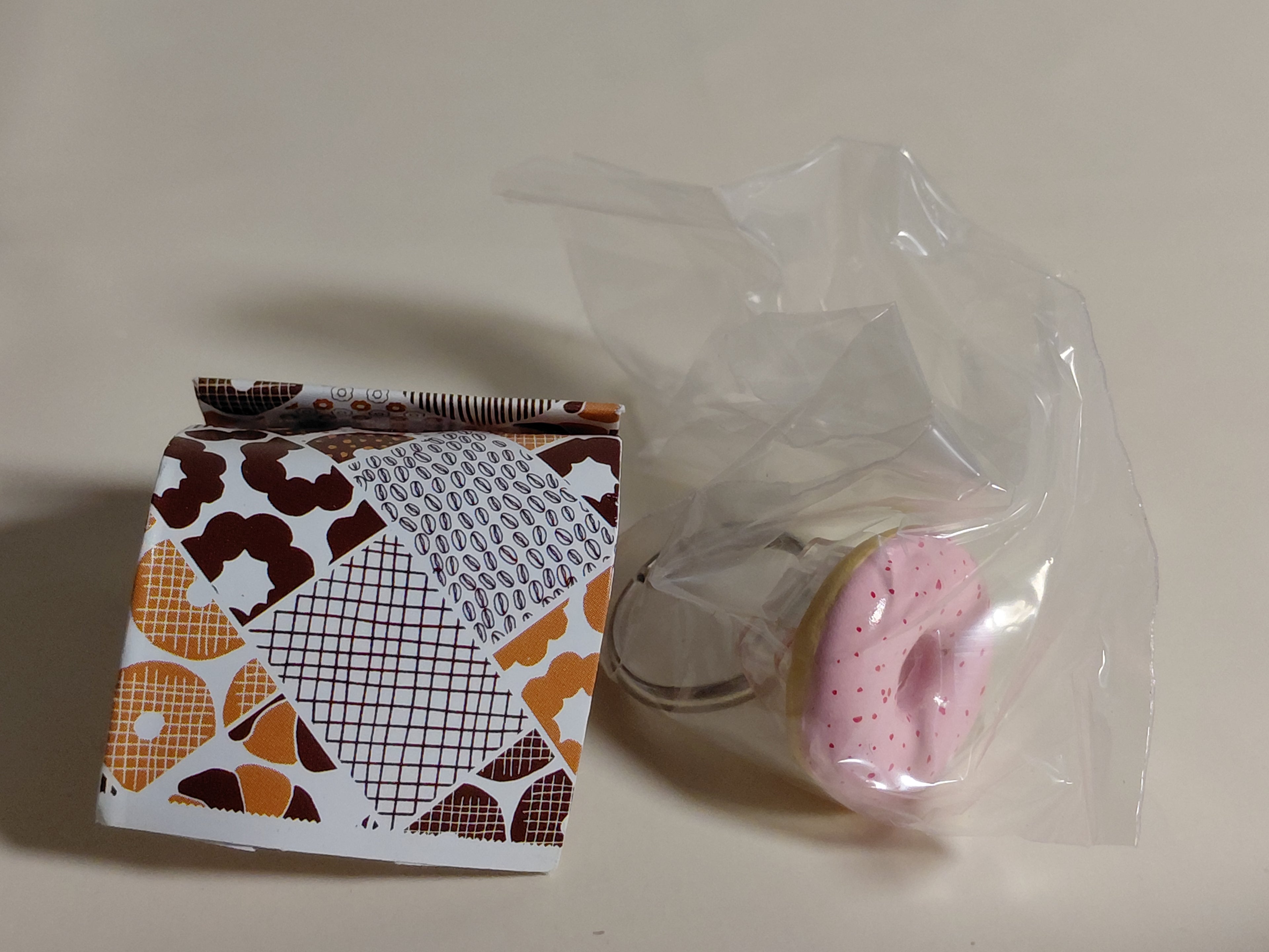 Mister Donut Ringcolle! Ring Mister Donut Miniature - Strawberry Ring
