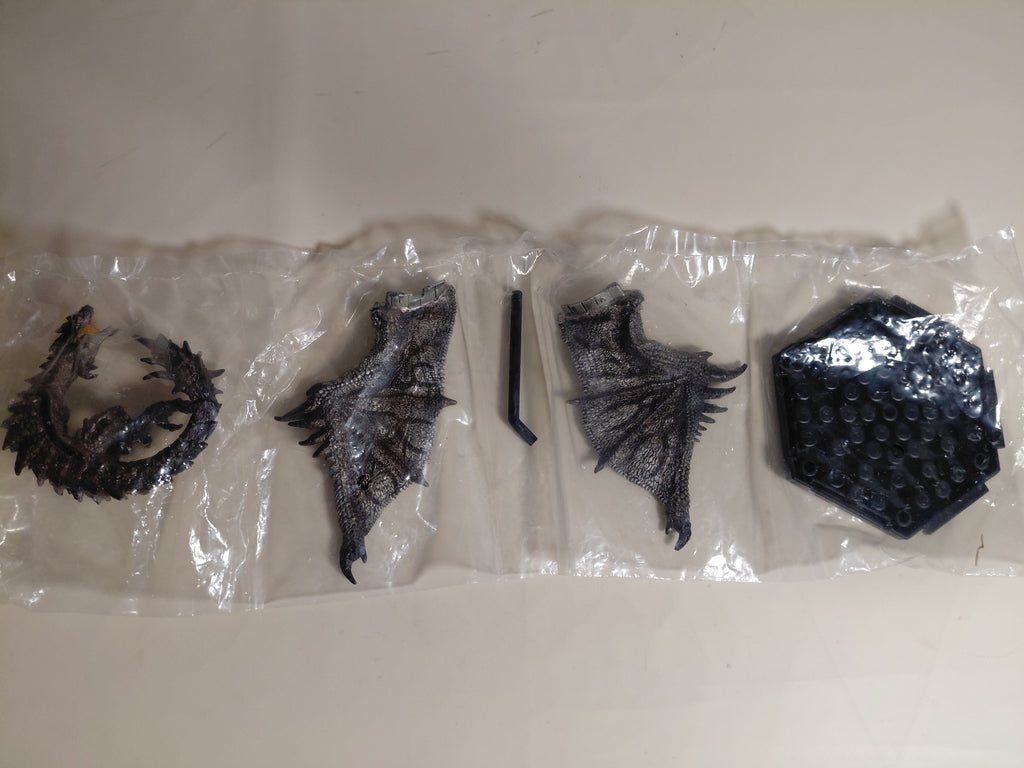 Monster Hunter 5.5" Rage Fire Breathe Silver Rathalos Figure Builder Bandai