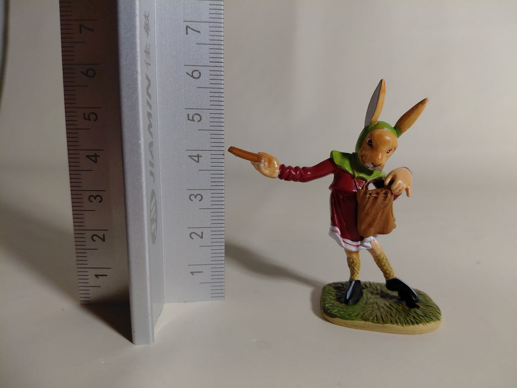 The White King's Messenger - "Alice in the Land of Dolls Part 3: Alice's Figure Collection"