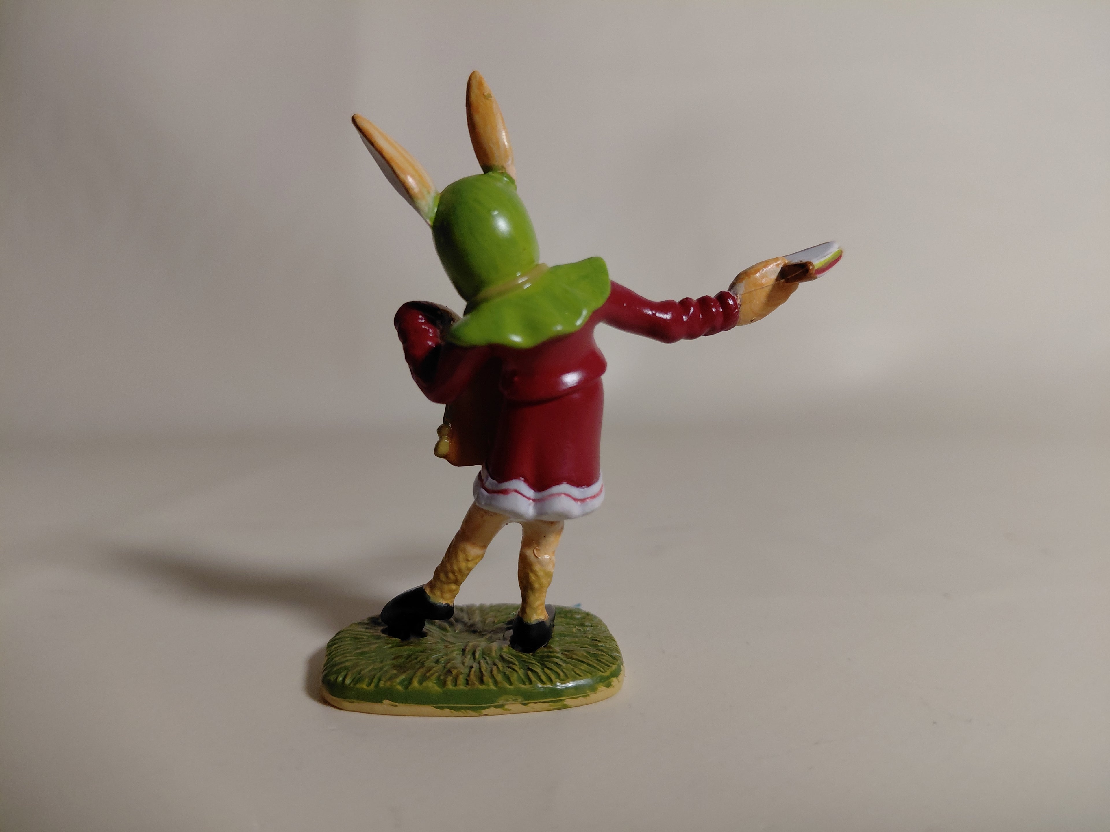 The White King's Messenger - "Alice in the Land of Dolls Part 3: Alice's Figure Collection"