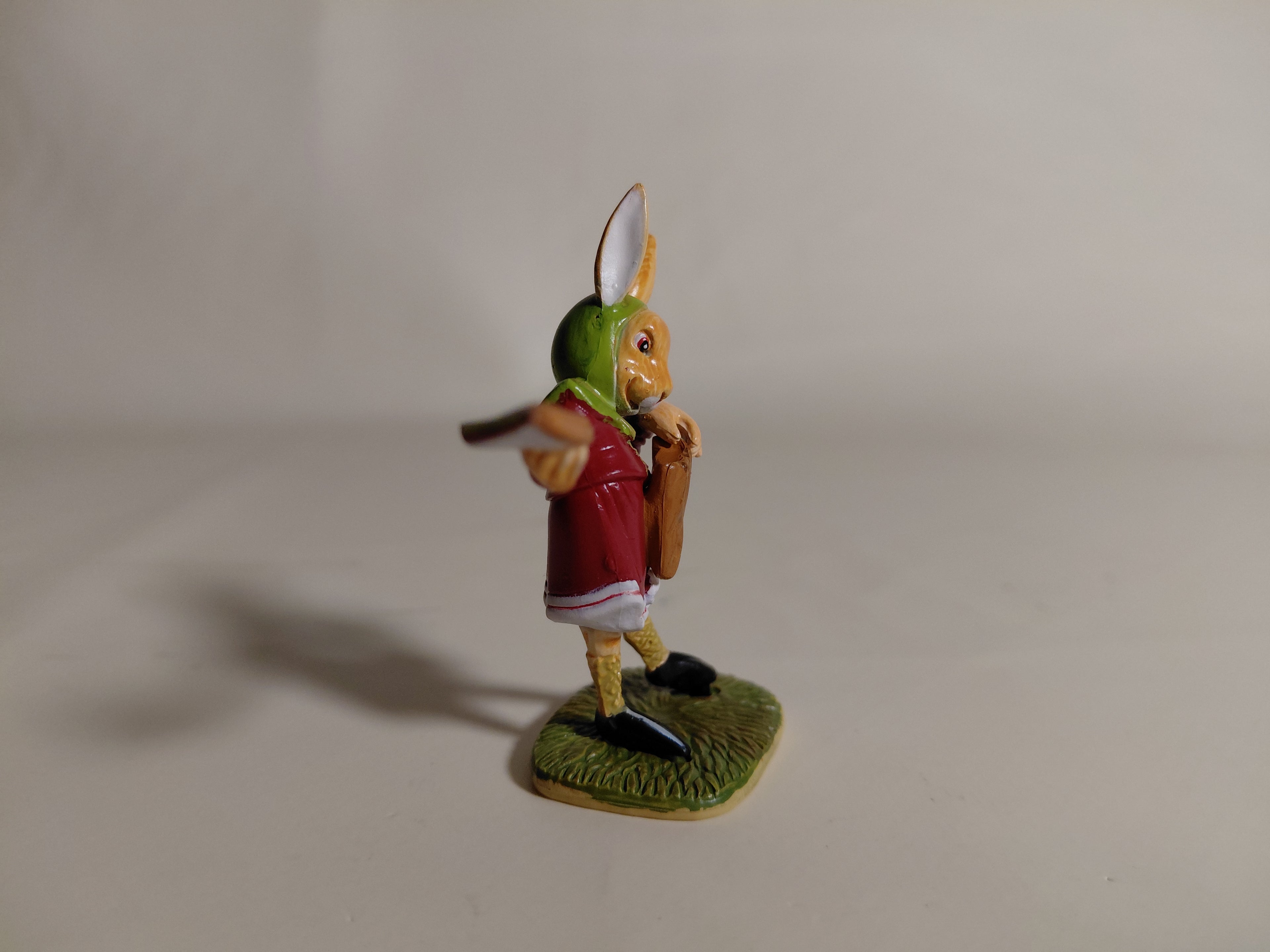 The White King's Messenger - "Alice in the Land of Dolls Part 3: Alice's Figure Collection"