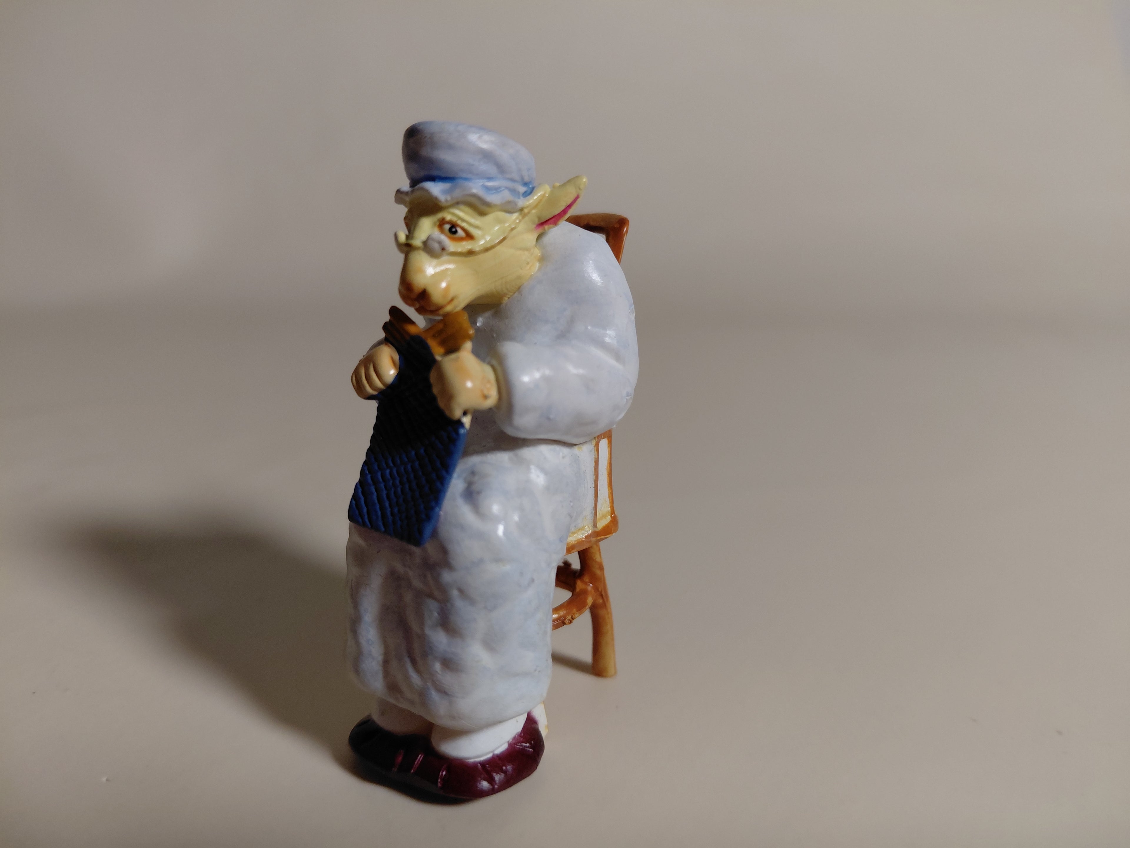 Kaiyodo Alice in Wonderland Dolland Figureland GRANNY SHEEP Diorama figure