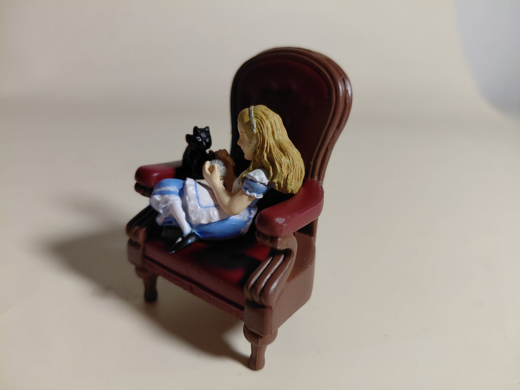 Alice and Kitty the Black Cat "Alice in the Land of Dolls Part 3: Alice's Figure Collection"