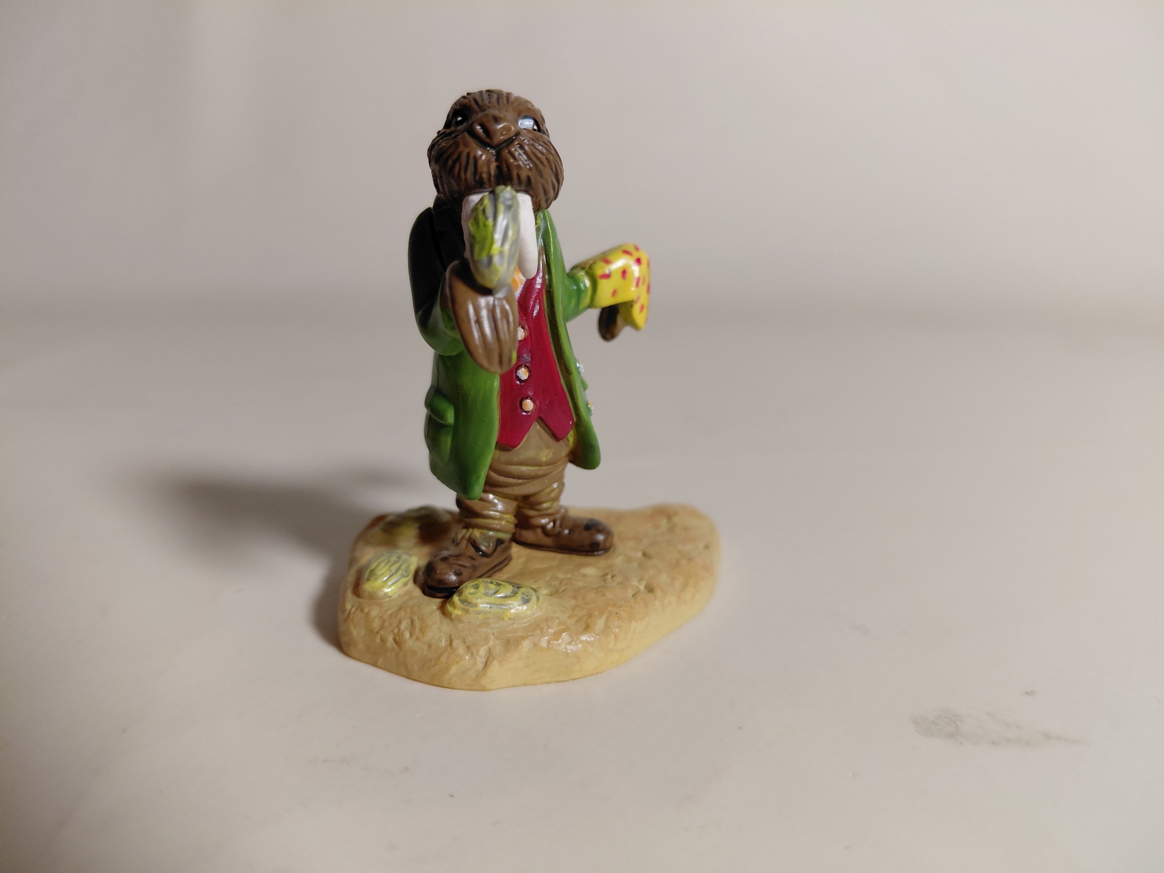 Walrus from "Alice in the Land of Dolls Part 3: Alice's Figure Collection"