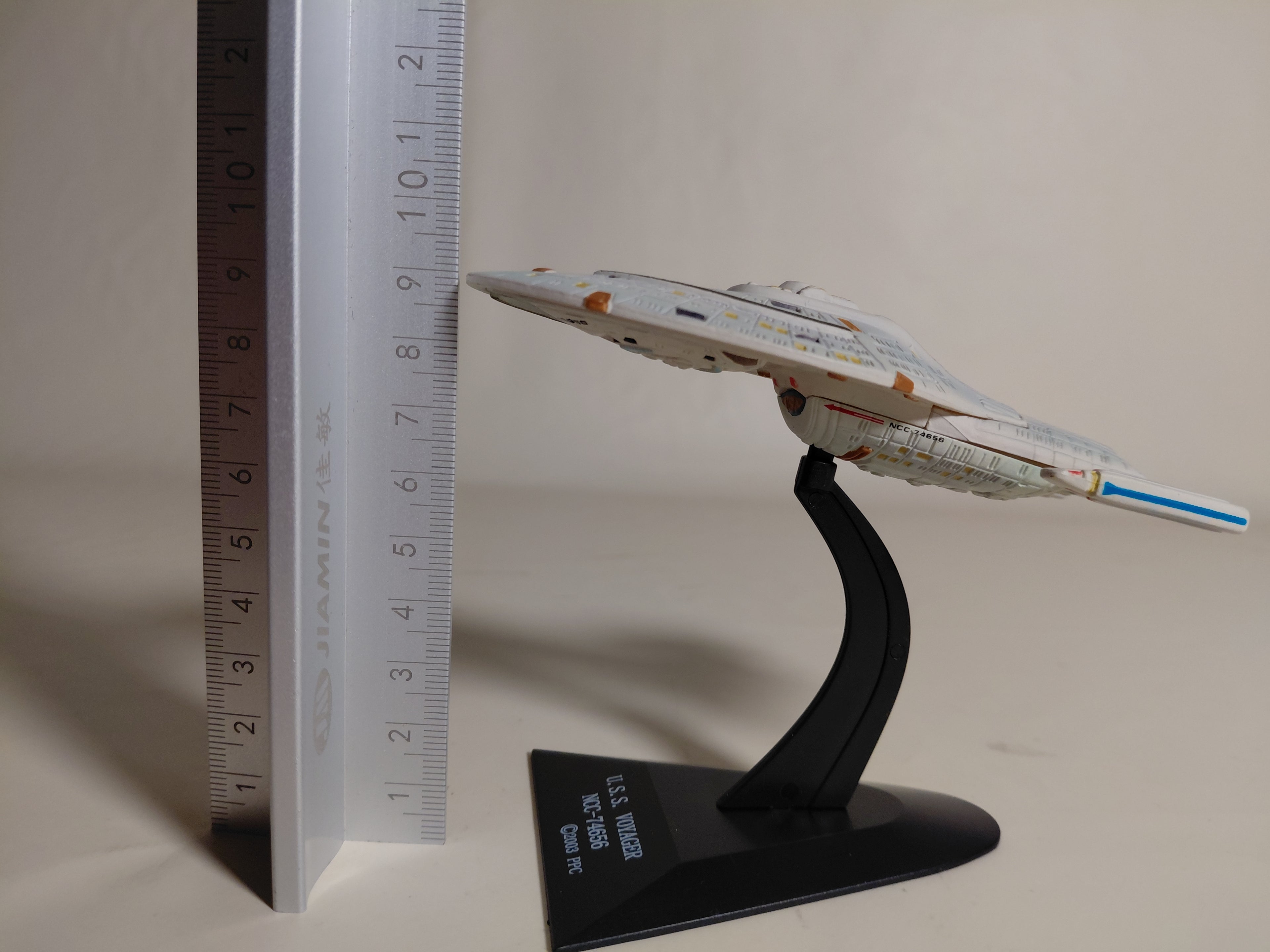 STAR TREK NCC-74656 U.S.S. Voyager Furuta JAPAN