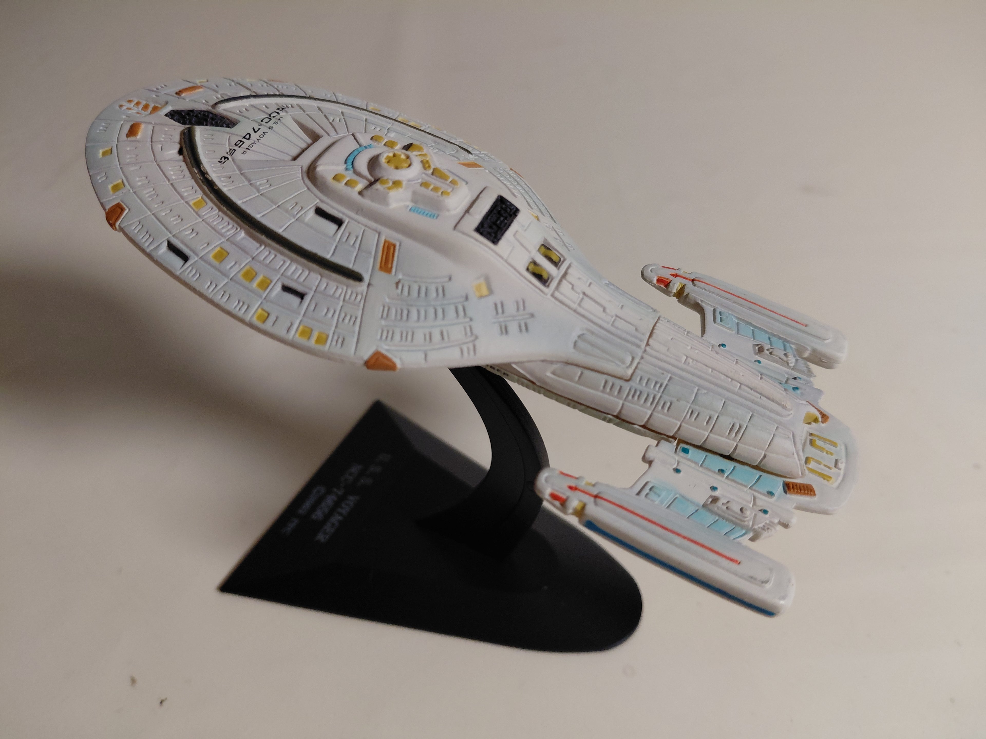 STAR TREK NCC-74656 U.S.S. Voyager Furuta JAPAN