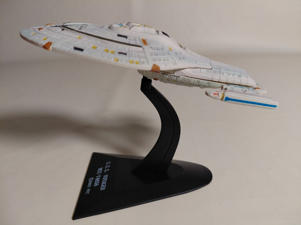 STAR TREK NCC-74656 U.S.S. Voyager Furuta JAPAN