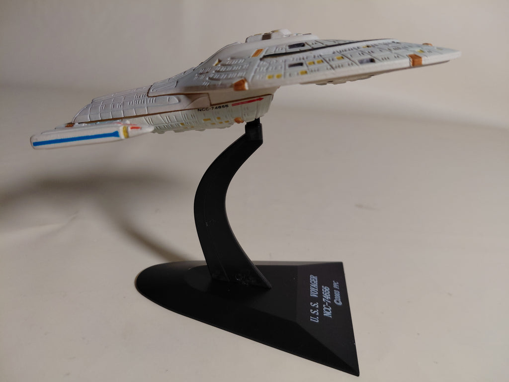STAR TREK NCC-74656 U.S.S. Voyager Furuta JAPAN
