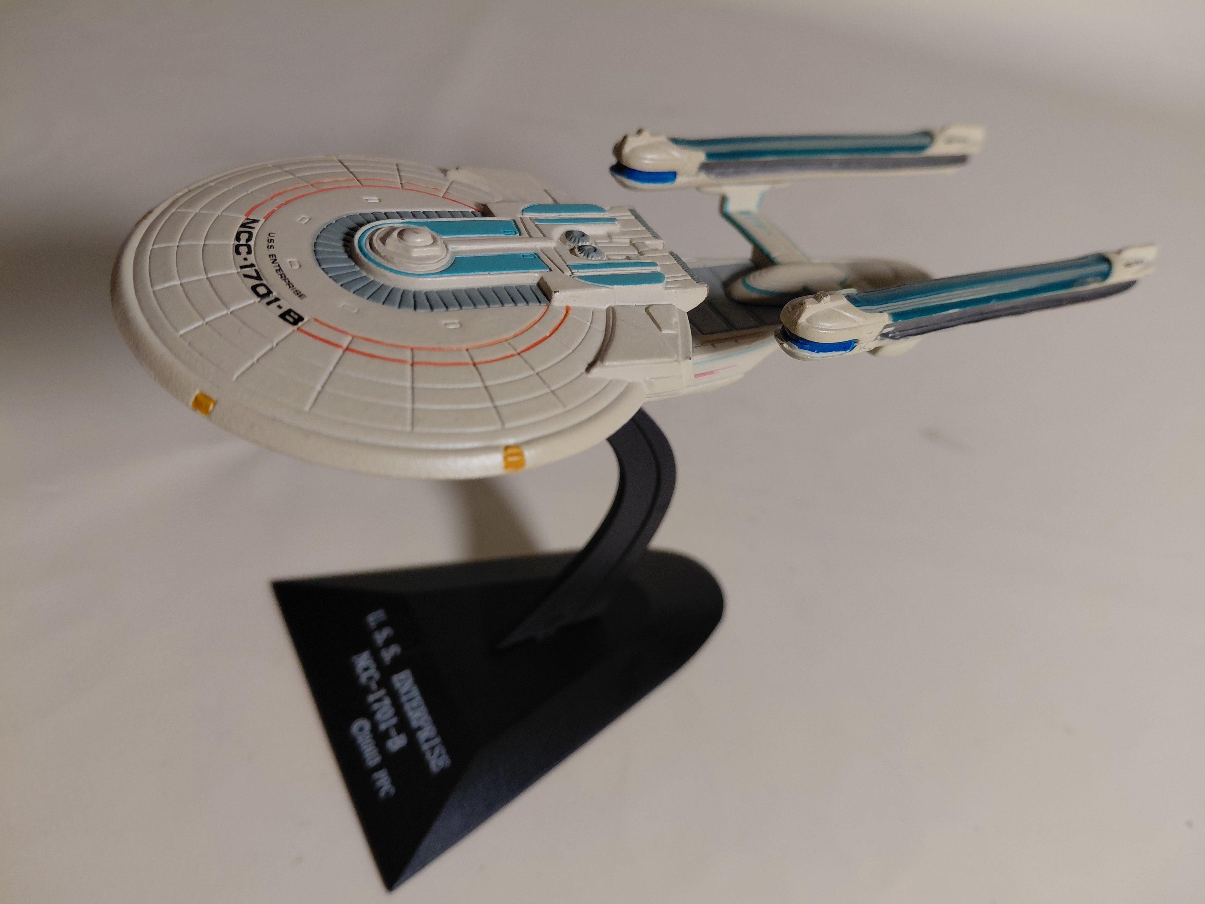 STAR TREK NCC-1701 U.S.S. ENTERPRISE -B Furuta JAPAN