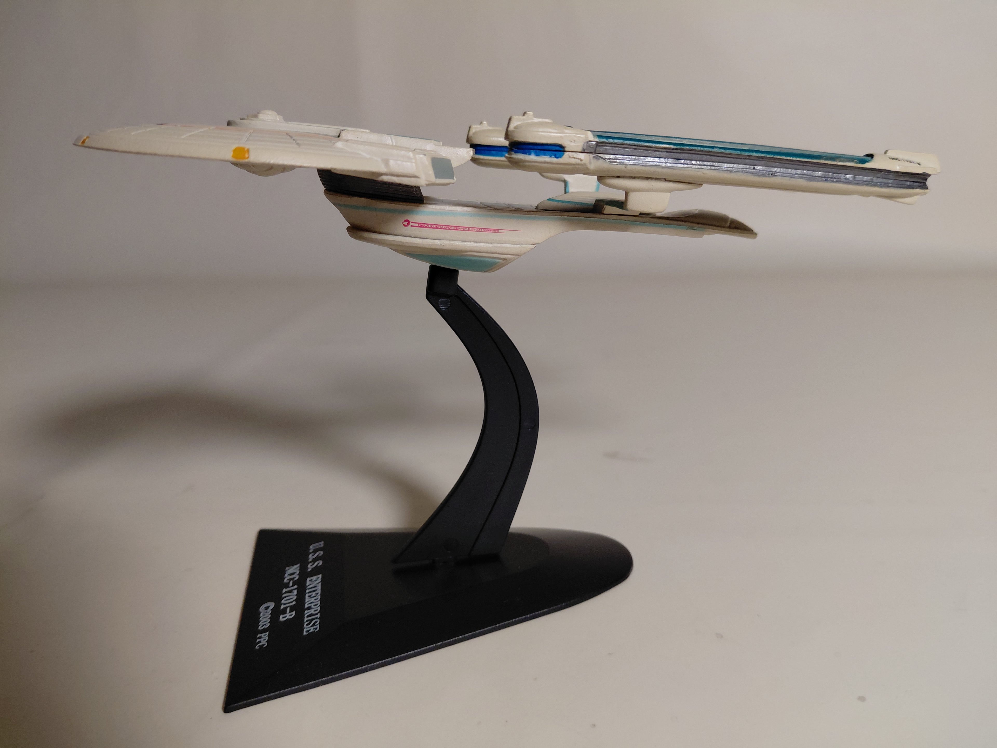 STAR TREK NCC-1701 U.S.S. ENTERPRISE -B Furuta JAPAN
