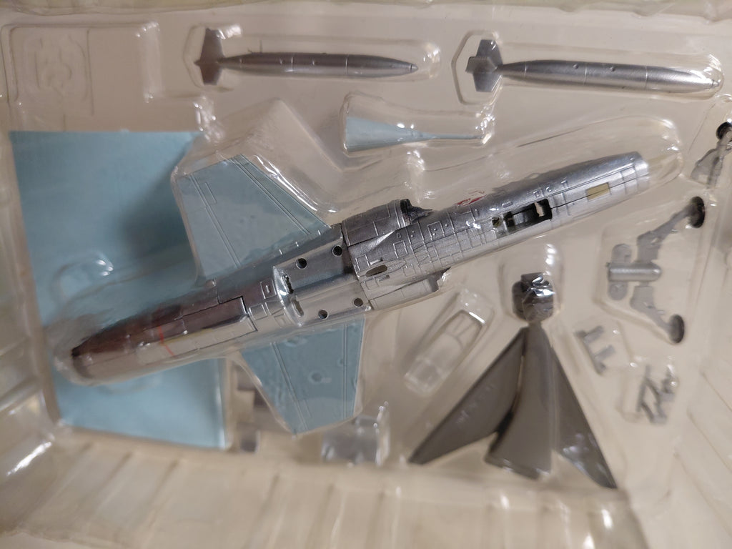 Japanese Wings Collection F-104J Fighter Jet, Japan Air Self-Defense Force, 1/144 Scale, F-Toys #4A