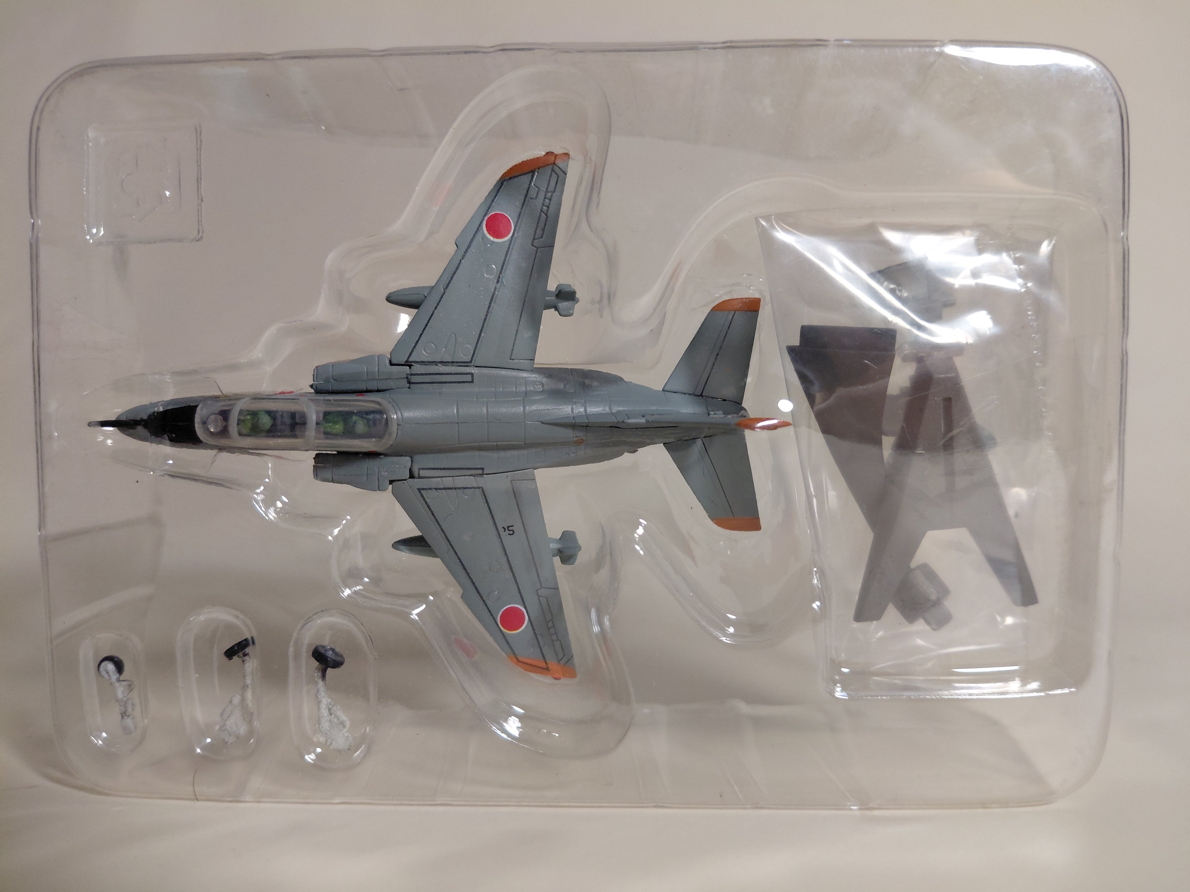 F-toys 1/144 Acroteam-Collection " T-4 (204th Squadron, JASDF) " FA-1B