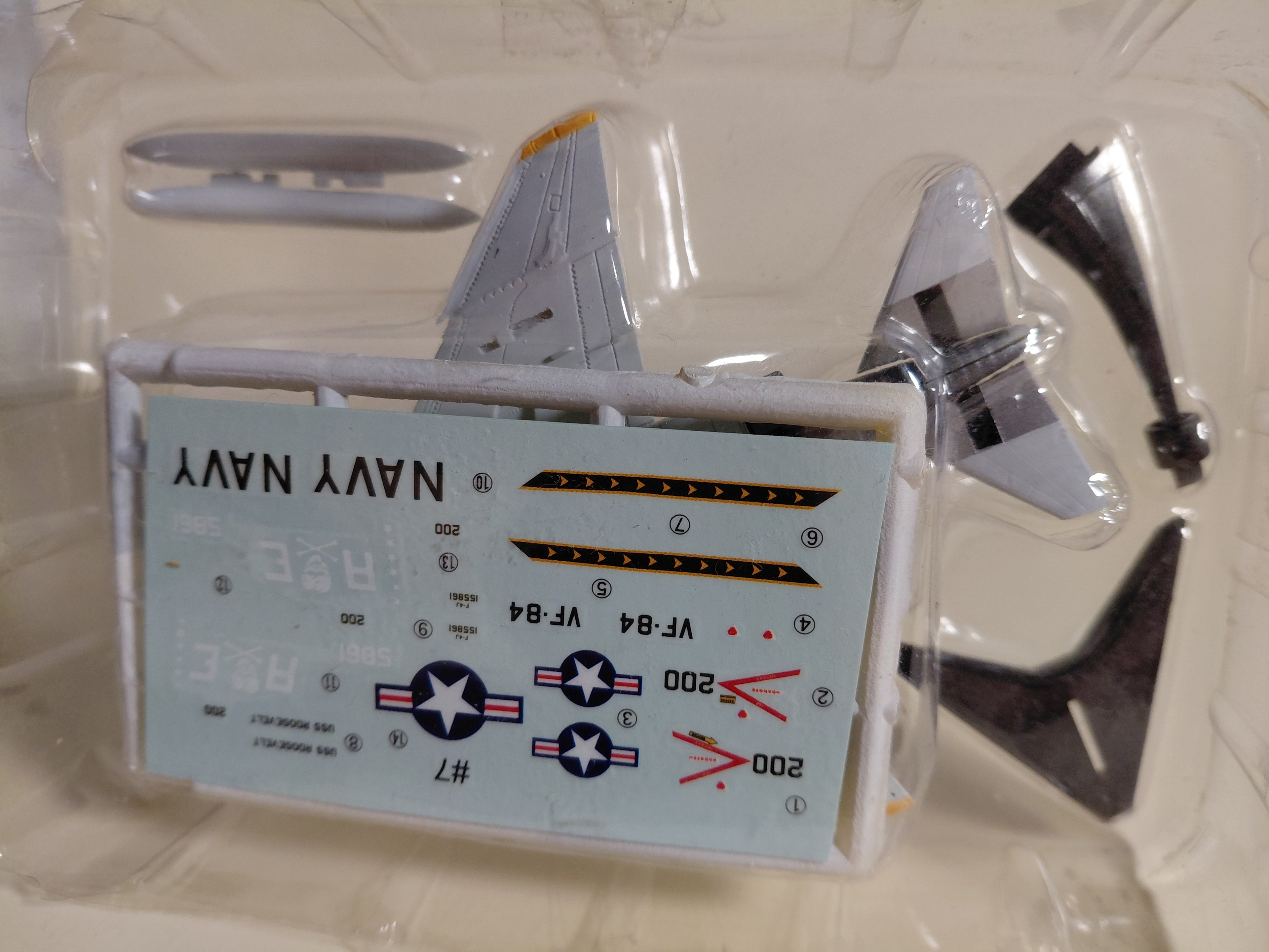 1/144 F-toys F-4J Phantom II VF-84 Jolly Rogers U.S.NAVY Select 1. #7
