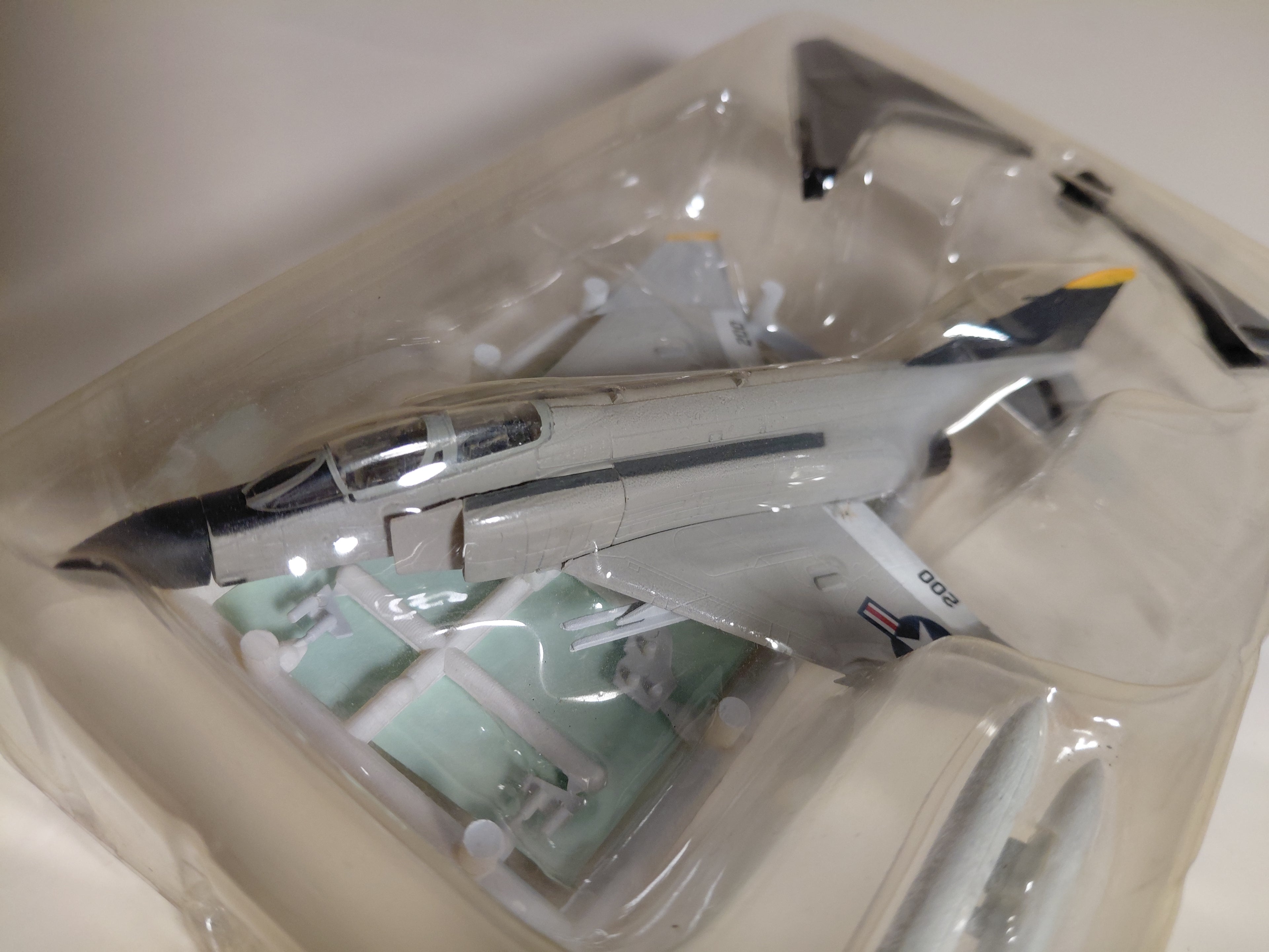 1/144 F-toys F-4J Phantom II VF-84 Jolly Rogers U.S.NAVY Select 1. #7
