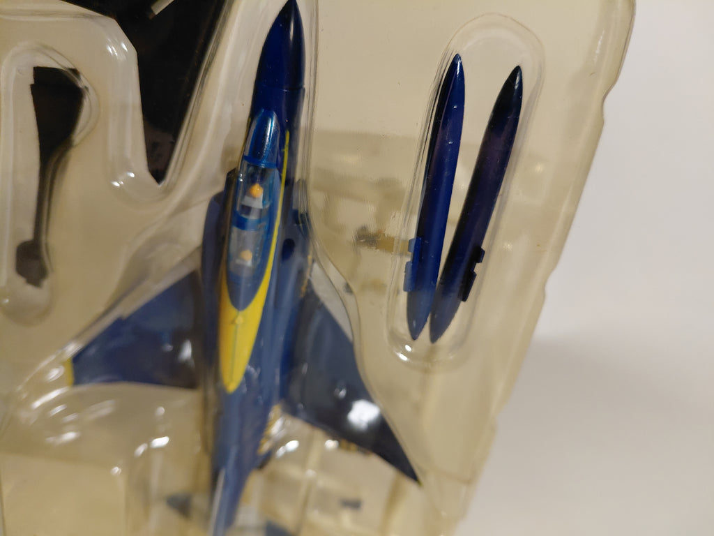 F-4J 1/144 F-toys #2B Aerobatic Team Blue Angels 1971