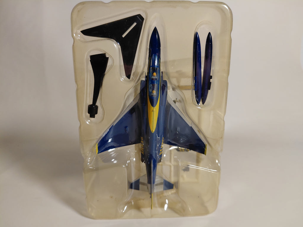 F-4J 1/144 F-toys #2B Aerobatic Team Blue Angels 1971