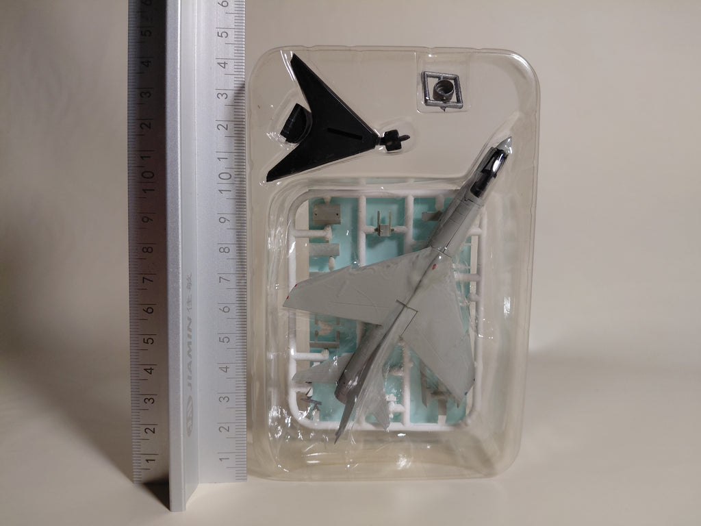 1/144 F-Toys F-8J Crusader U.S.NAVY U.S.NAVY Collection 2 (2C) Rare item