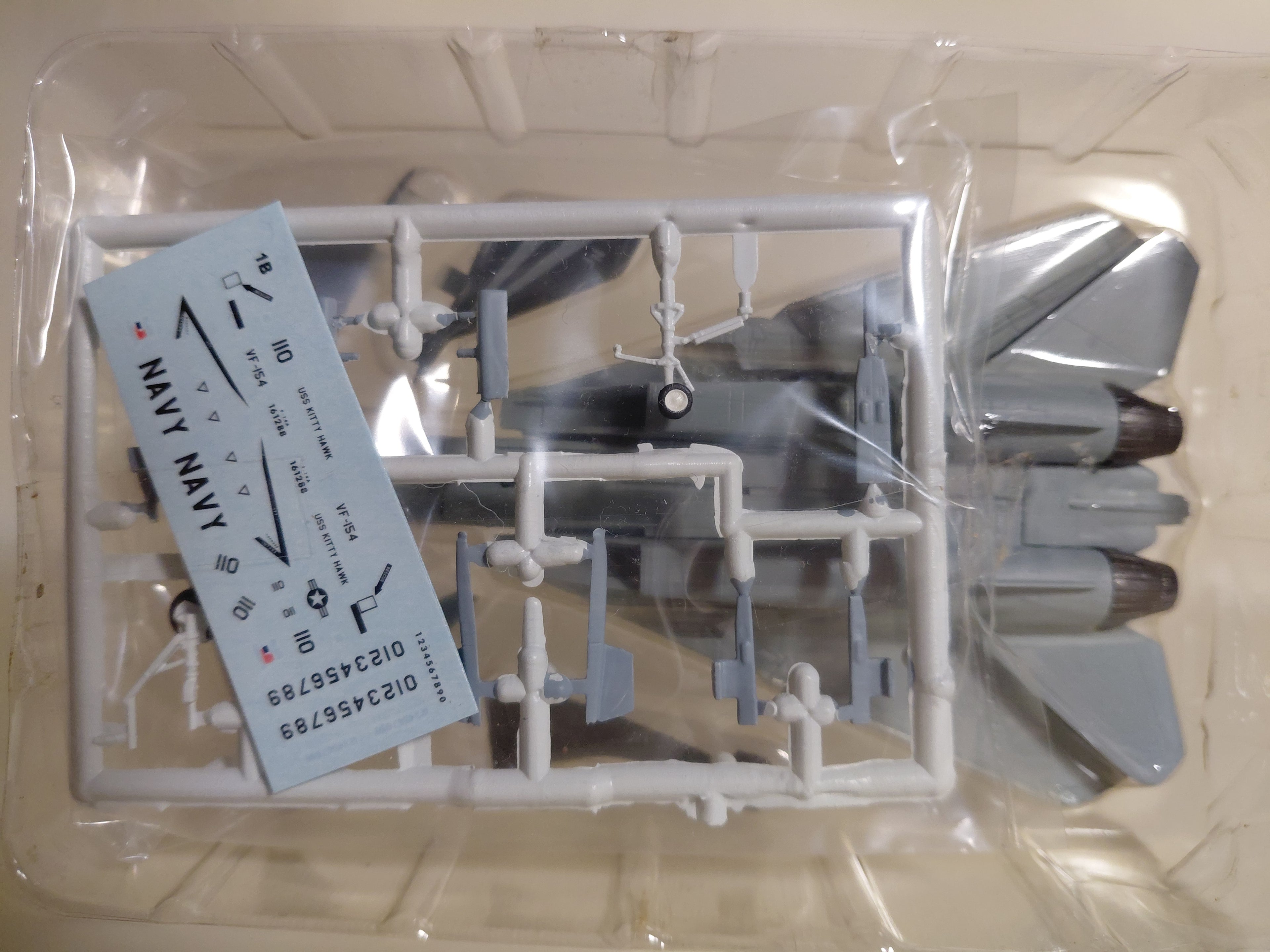 1/144 F-toys F-14A Tomcat U.S.NAVY Kitty Hawk Aircraft Carrier U.S.NAVY 1. (1B)