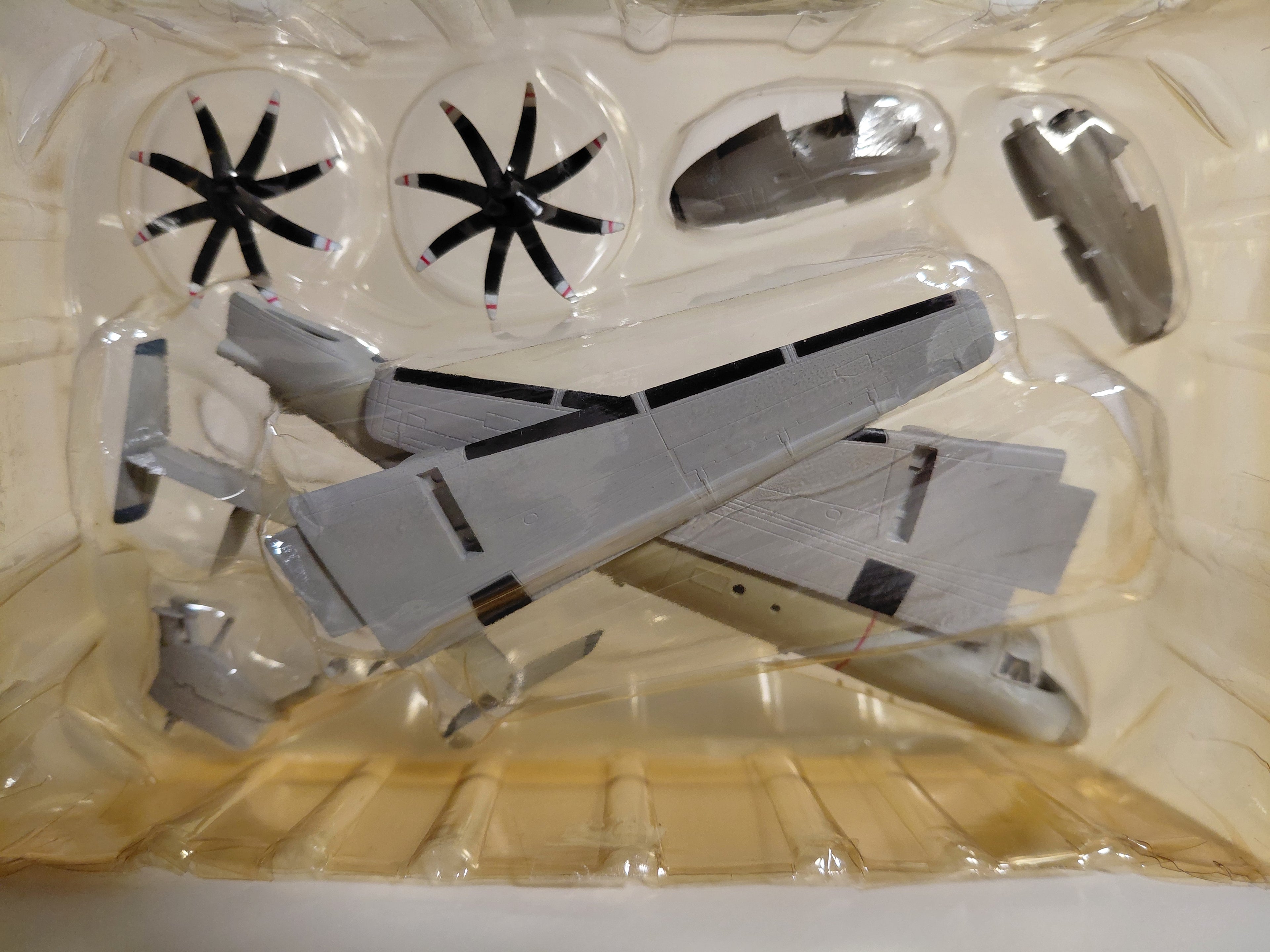 1/144 F-Toys E-2C Hawkeye AWAC U.S.NAVY (VAW-123) Maritime patrol (1C) Have Box