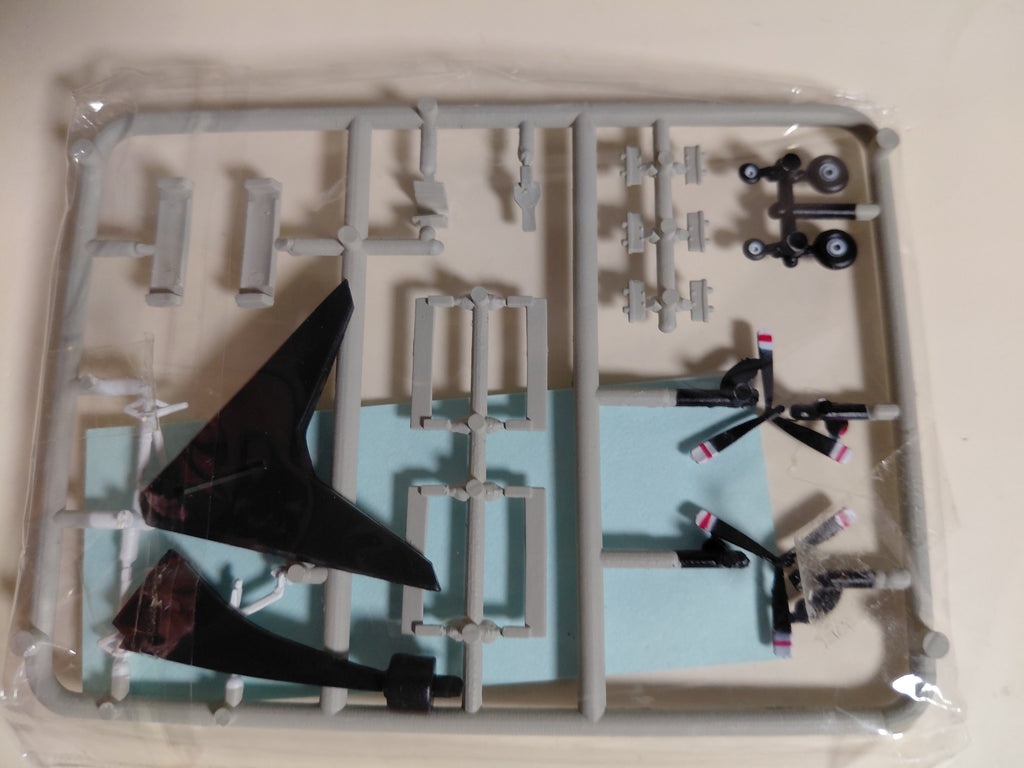 1/144 F-Toys S-2 Tracker Anti-Submarine U.S.NAVY Maritime patrol #2C (Have Box)