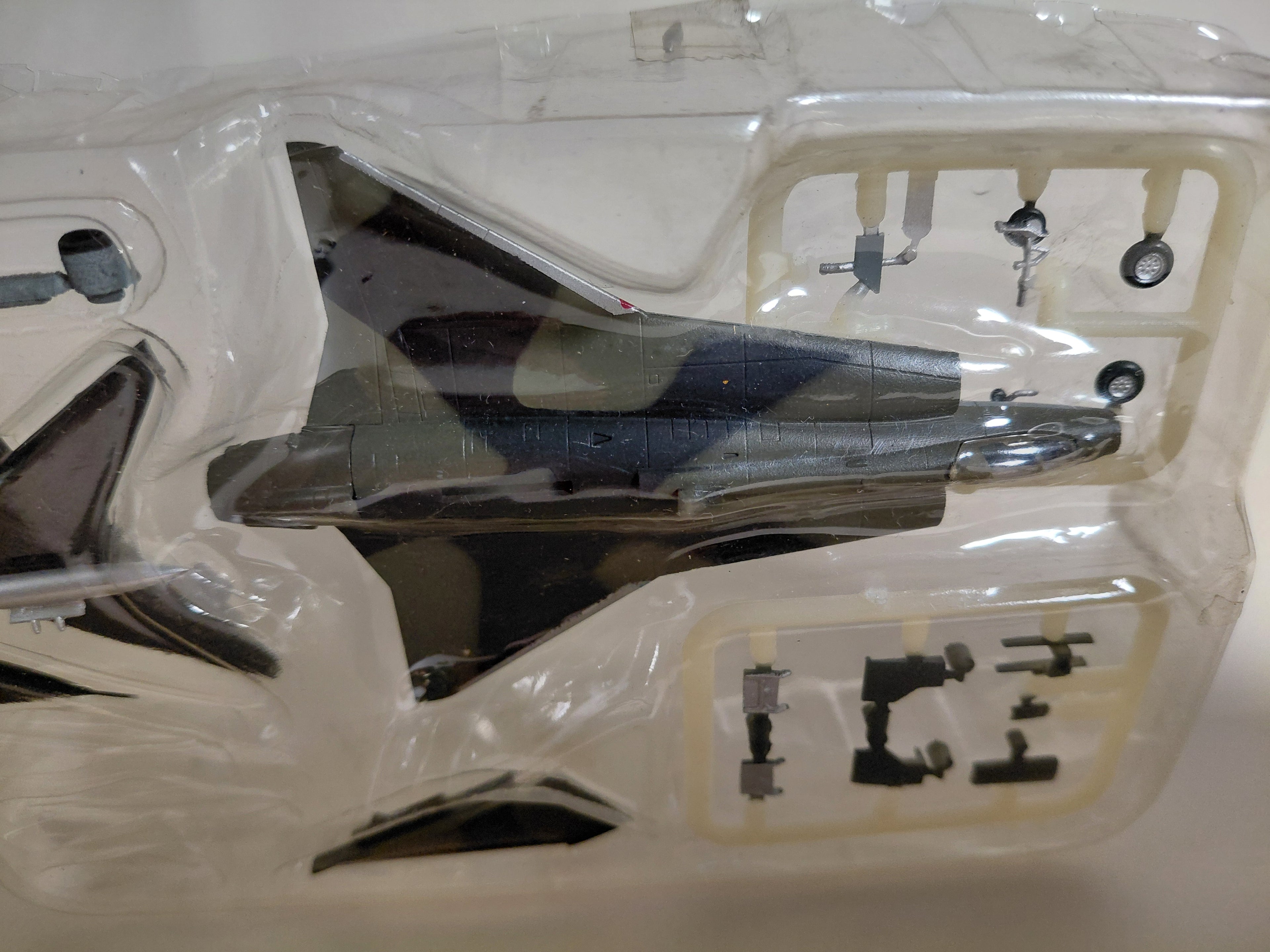 Saab J35O DRAKEN - 1/144 F-toys JAPAN