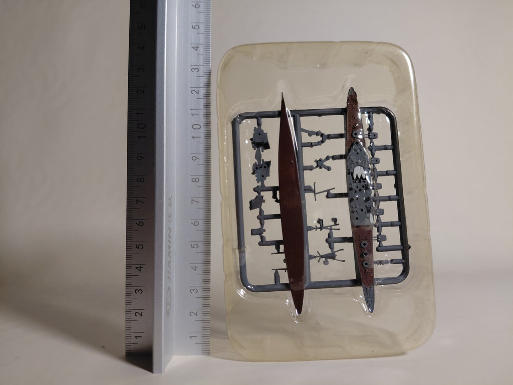 1/2000 scale model kit from the F-Toys Ship Kit Collection Kan Colle Model