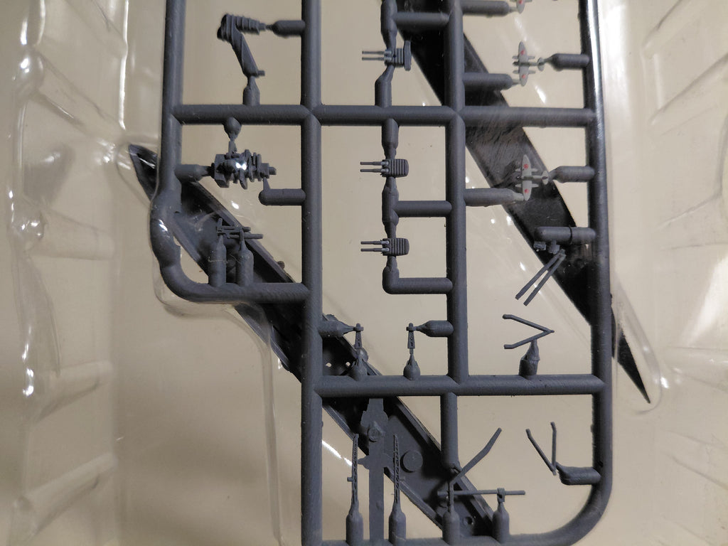F-toys 1/2000 Ship Kit Collection Vol. 2 Midway ~ 1942 04B. Heavy Cruiser Tone (Waterline Version) 1/2000 Scale with Aircraft [NKC02-04B]