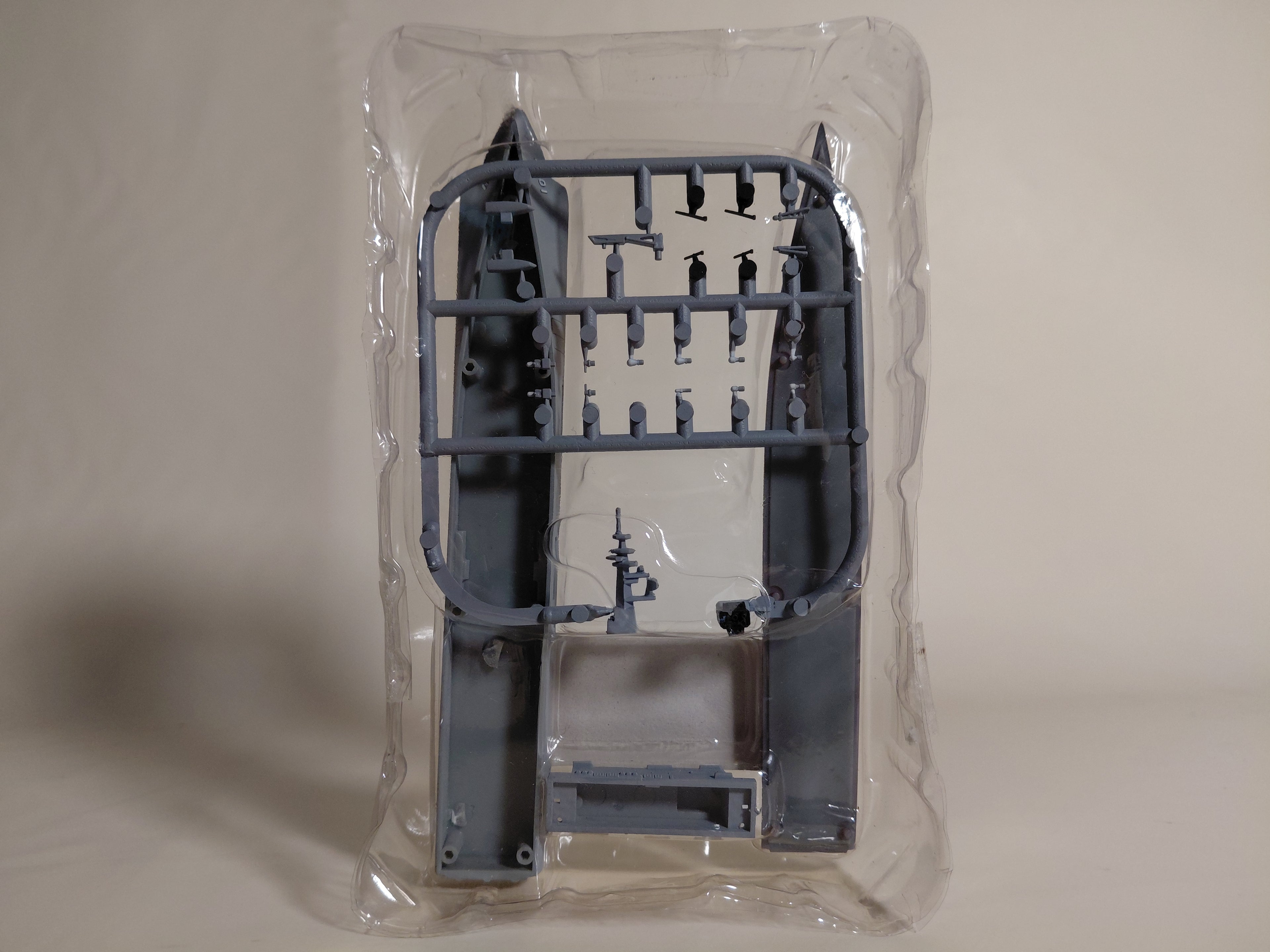 [5B] F-toys 1/1250 Modern Warship Kit Collection Vol.3 Japan Maritime Self-Defense Force Guardian of the Seas Osumi LST4001 Offshore Ver. (Single Item)