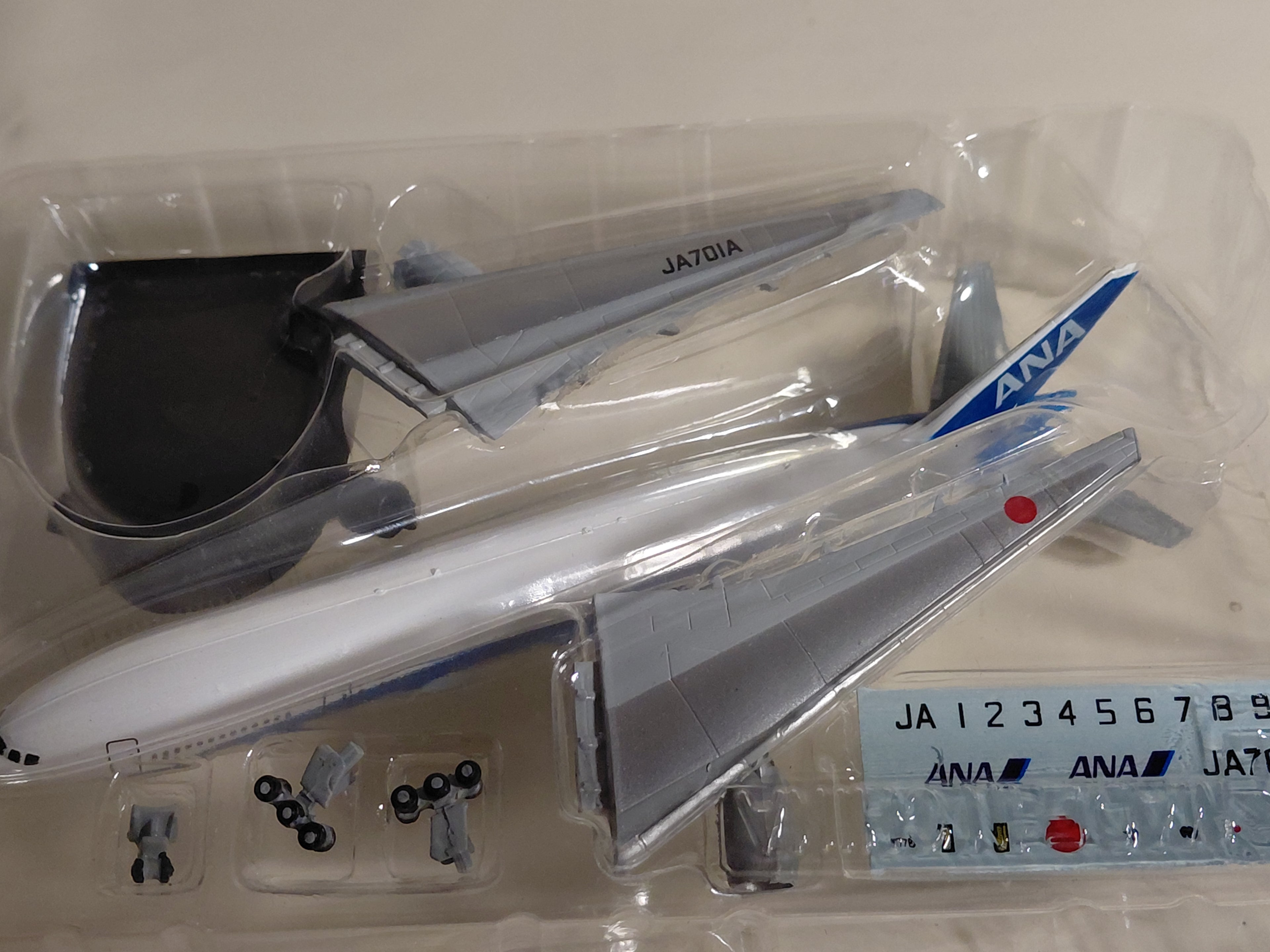 F-Toys 1/500 ANA Wing Collection BOEING 777-200 JA701A
