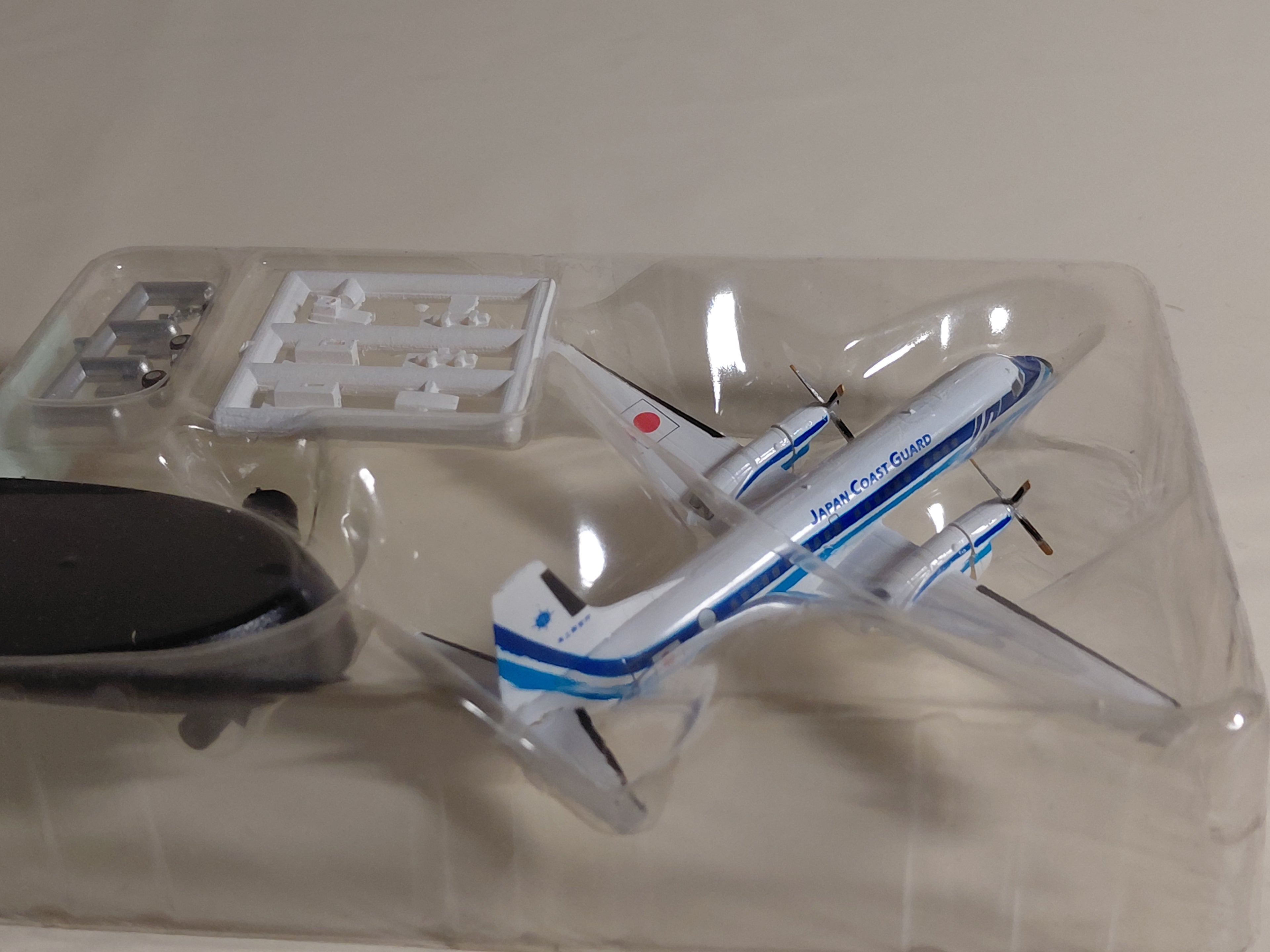 F-toys 1/300 YS-11 Biography Collection. YS-11 Japan Coast Guard (#2)