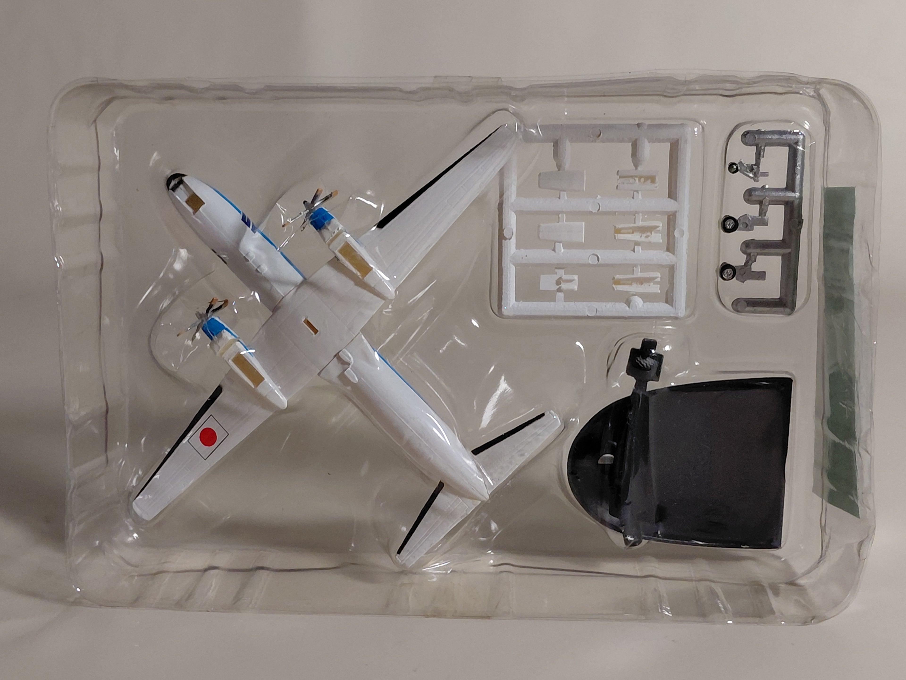 F-toys 1/300 YS-11 Biography Collection. YS-11 Japan Coast Guard (#2)
