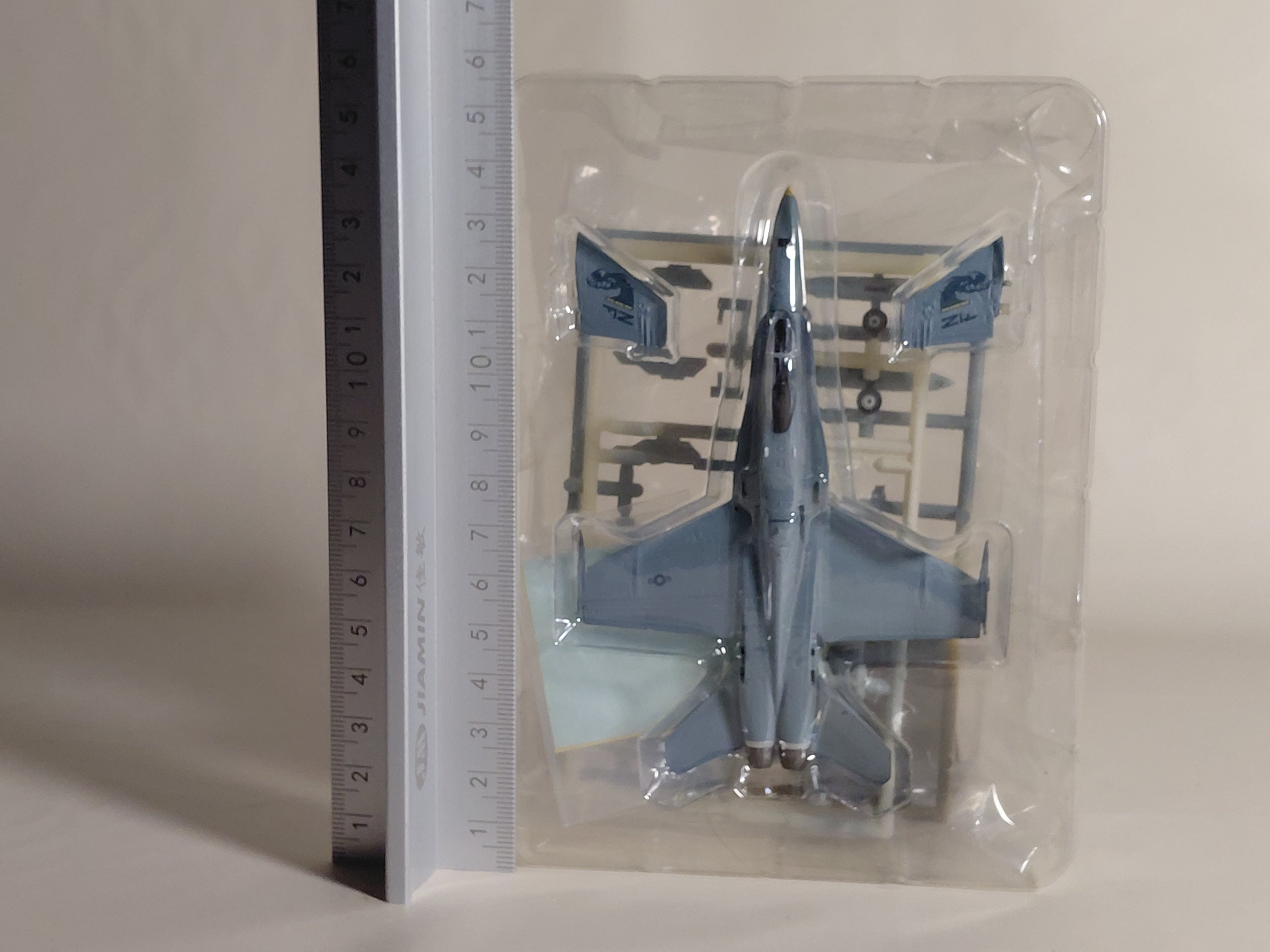 1/144 Cafereo Jwings Navy Marines VFA-192 1/144 (06) F/A-18C Super Hornet (VFA-192 Golden Dragons)