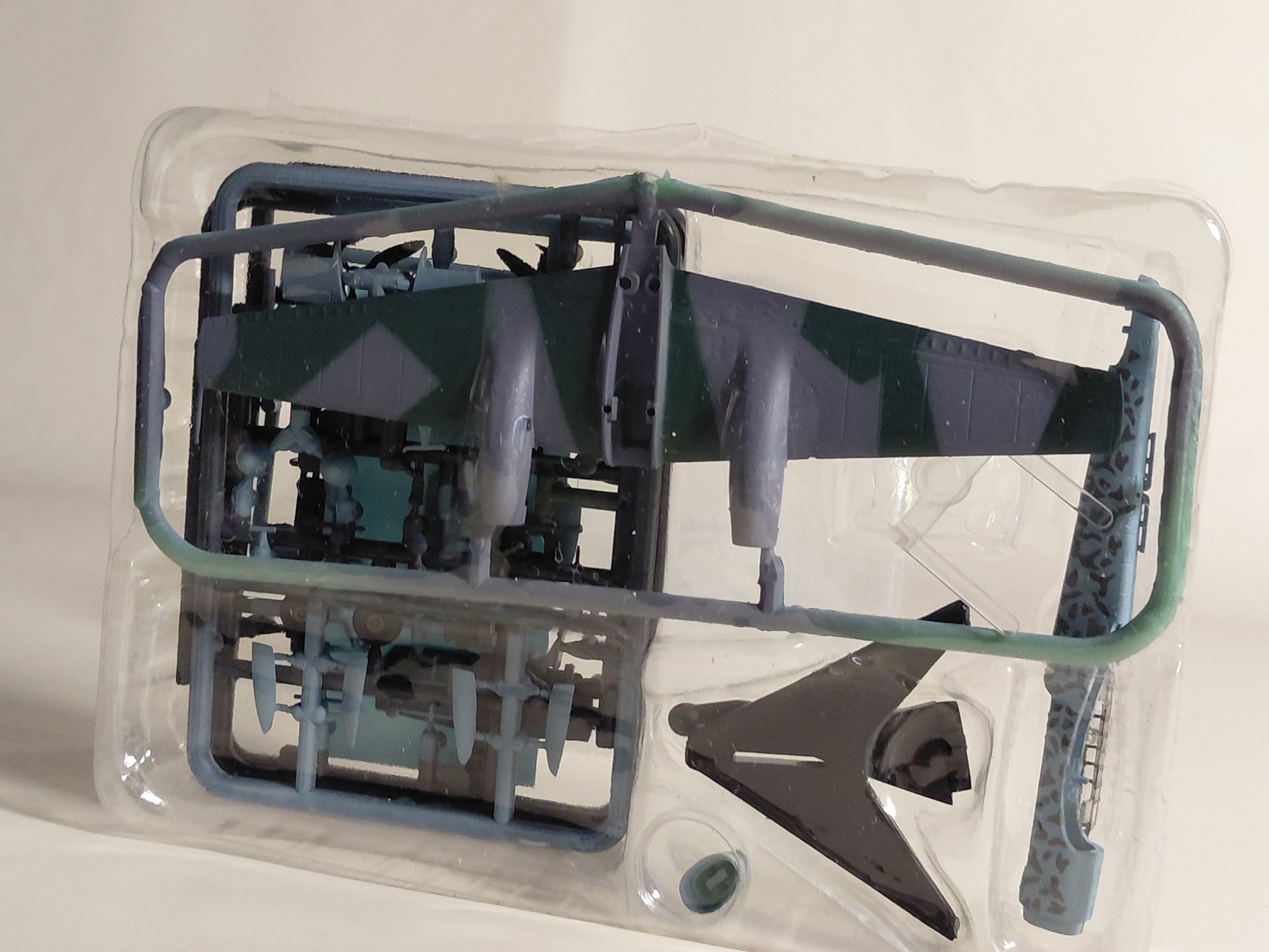 F-TOYS Wing Kit Collection VS8 #2D.Bf110G-4 German Air Force 3rd Night Fighter Wing 8th Squadron Messerschmitt 1/144