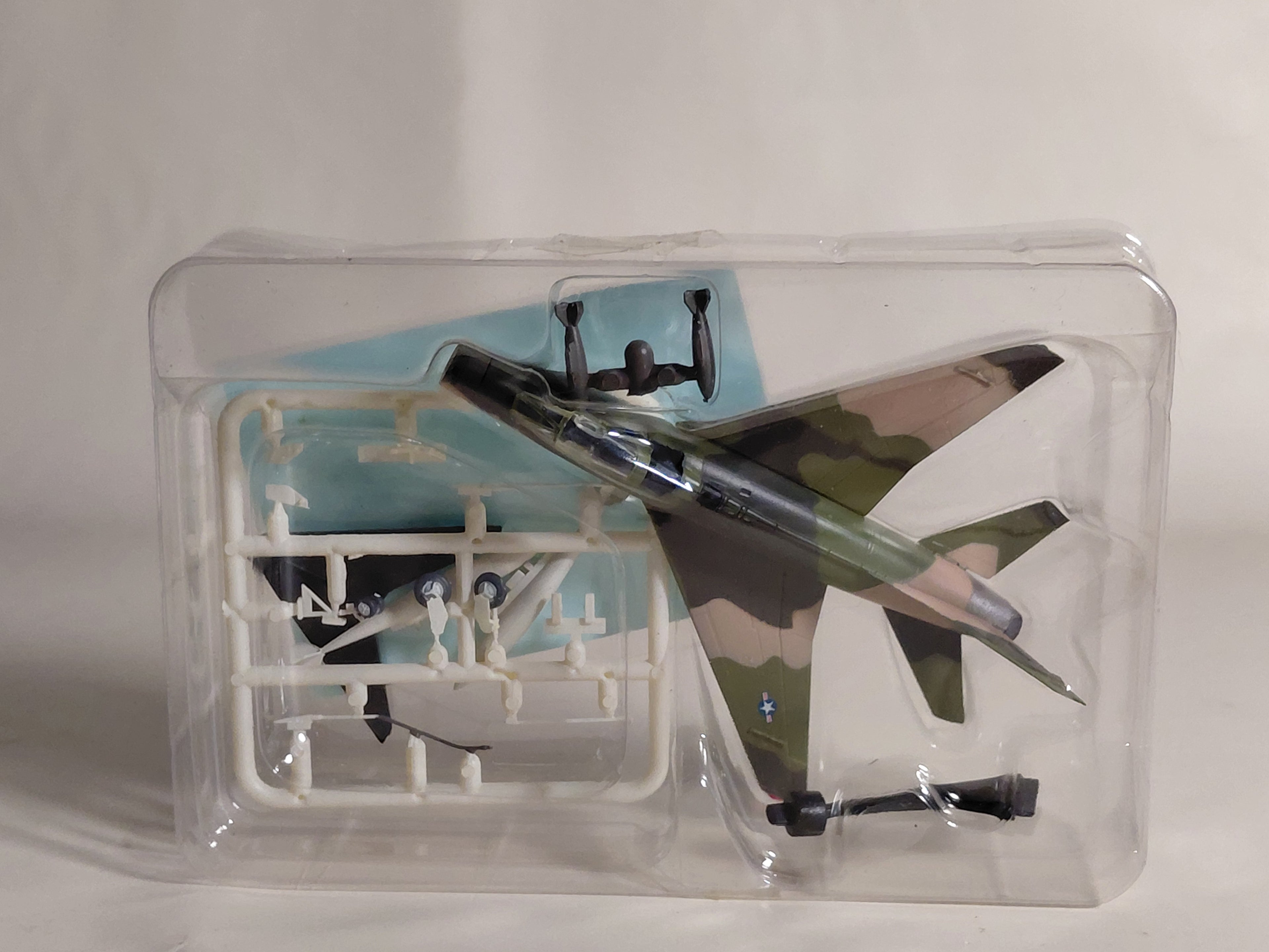 F-TOYS Wing Kit Collection VS8 2-D.Bf110G-4 German Air Force 3rd Night Fighter Wing 8th Squadron Messerschmitt 1/144