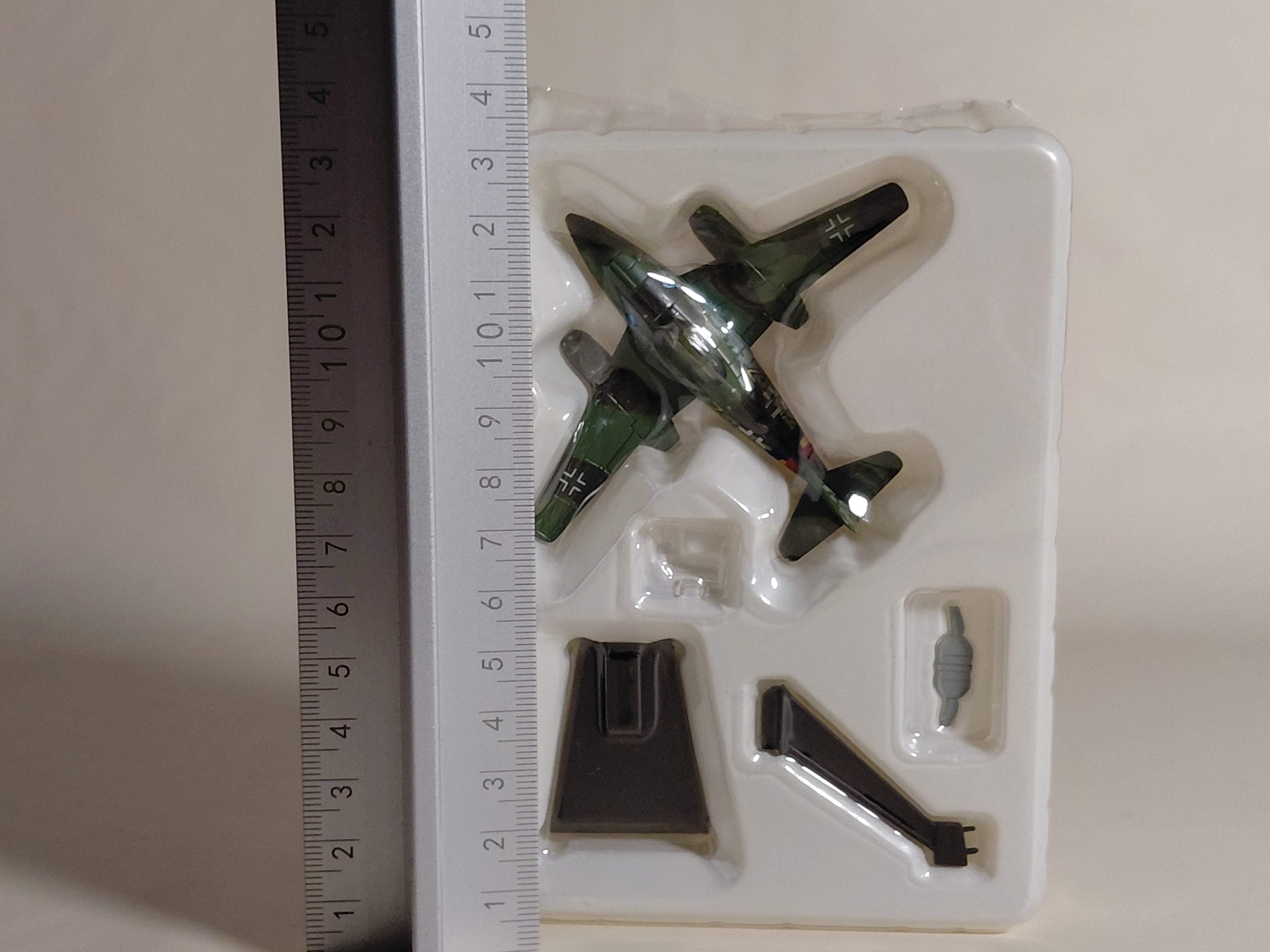 Takara Hasegawa 1/144 World's Masterpiece Aircraft #12 Me262 A-a JV27 / World's Wings Wing Club Messerschmitt