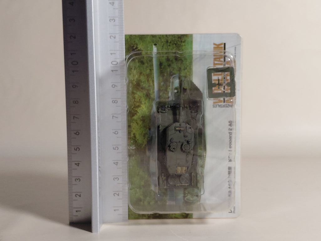 1/144 Takara Kaiyodo World Tank Museum 6 German LEOPARD 2A4 ARMY GREEN model