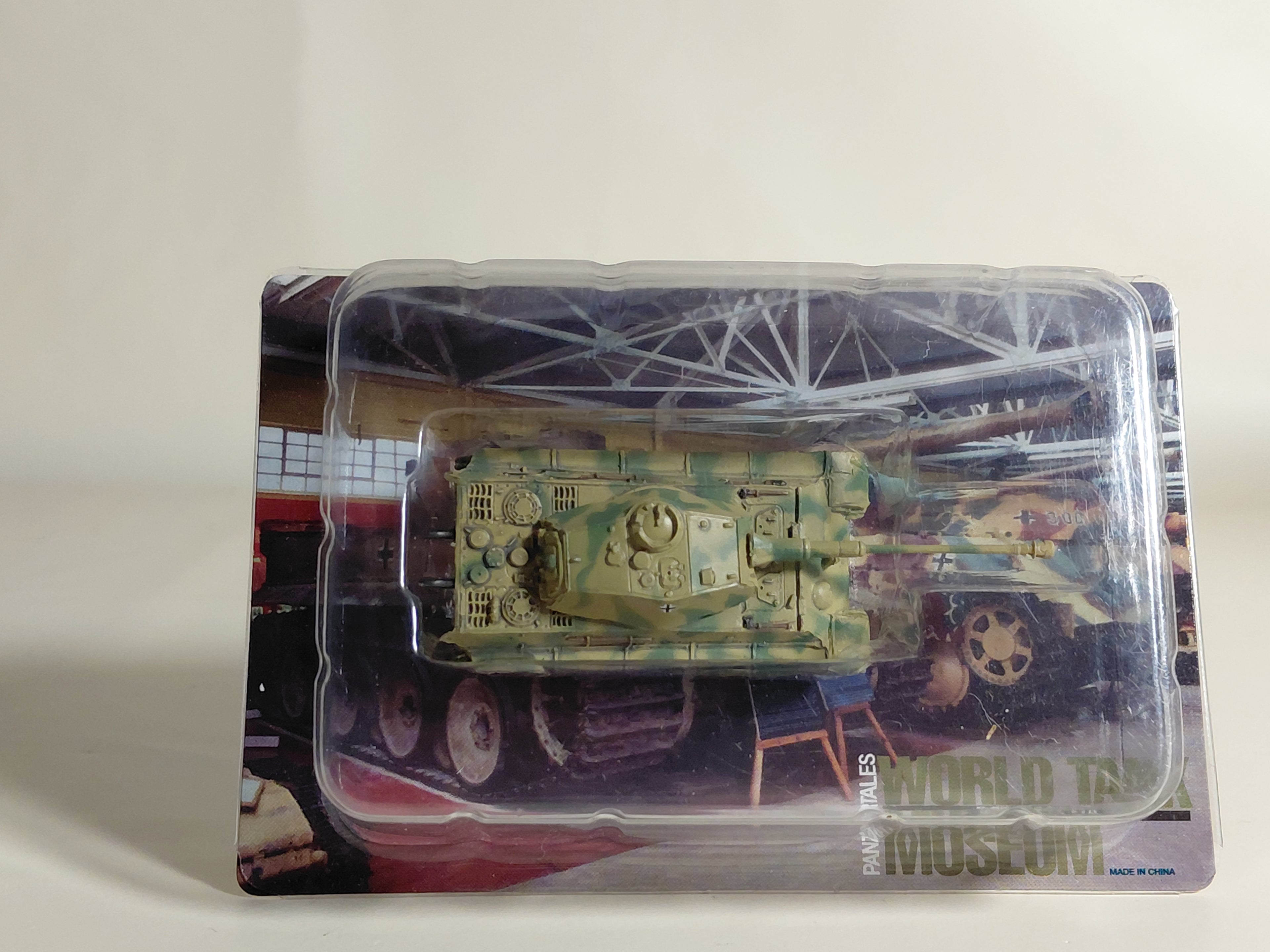 World Tank Museum 05 No. 86 Tiger II Heavy Tank (P) - Two-Color Camouflage