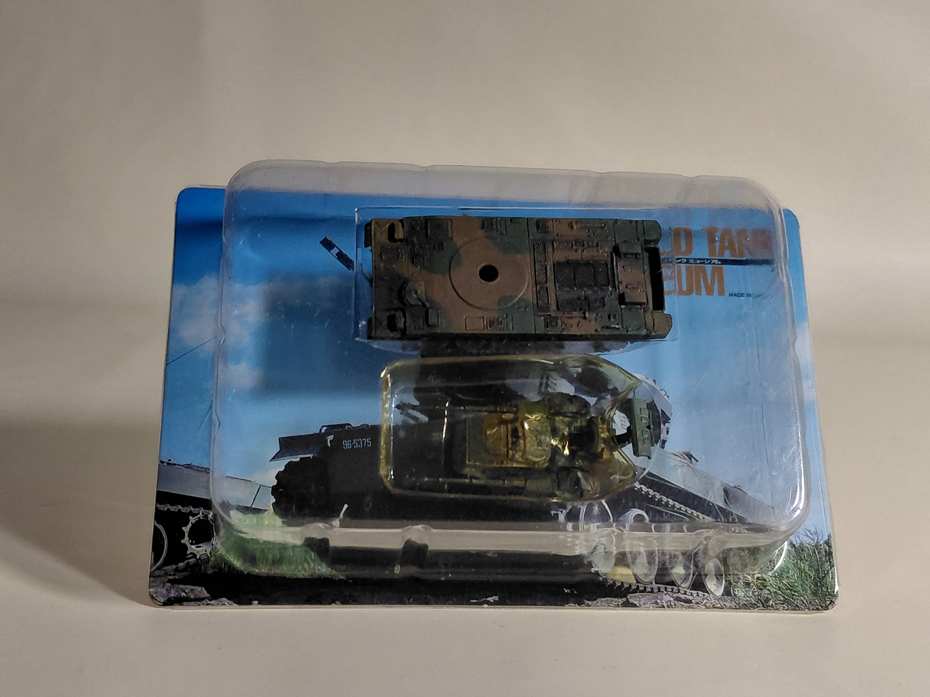 Takara 1/144 World Tank Museum 4. JGSDF Type 87 SPPAG In two colors camo.#69