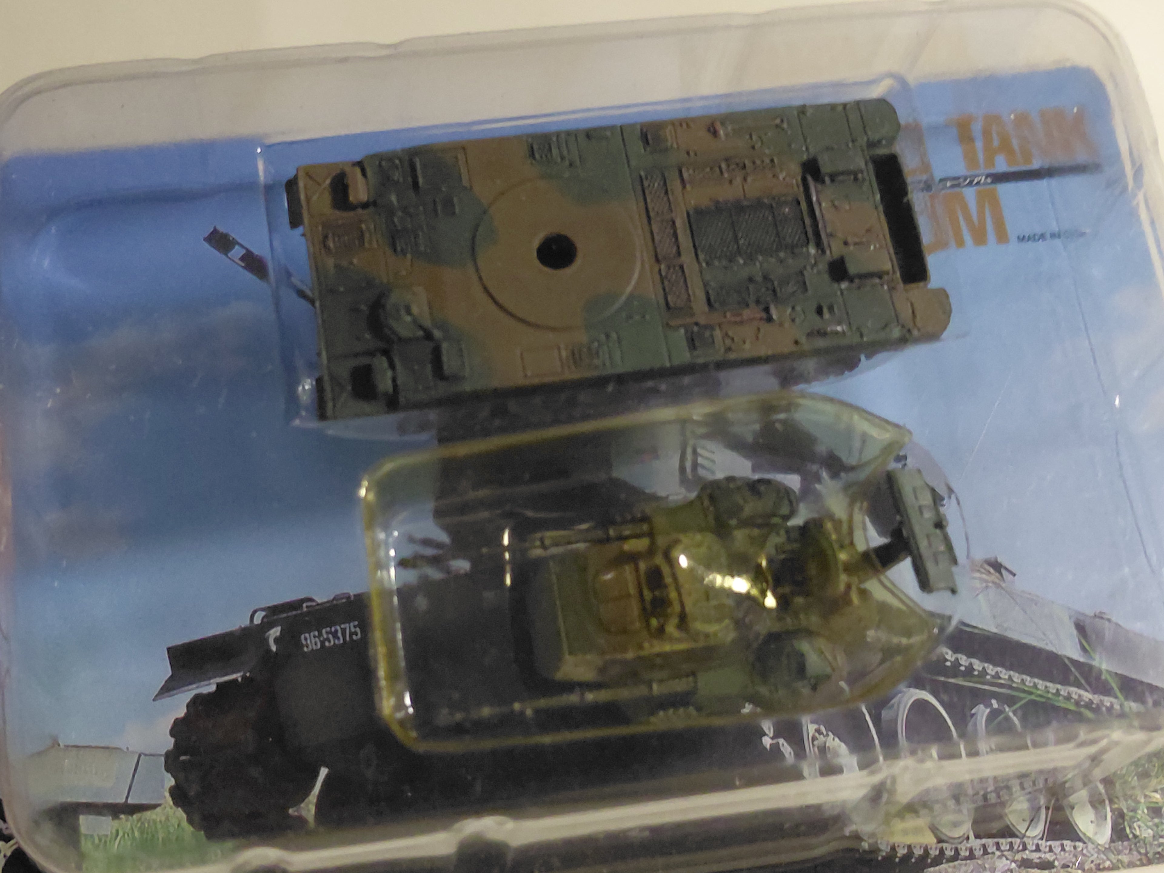 Takara 1/144 World Tank Museum 4. JGSDF Type 87 SPPAG In two colors camo.#69