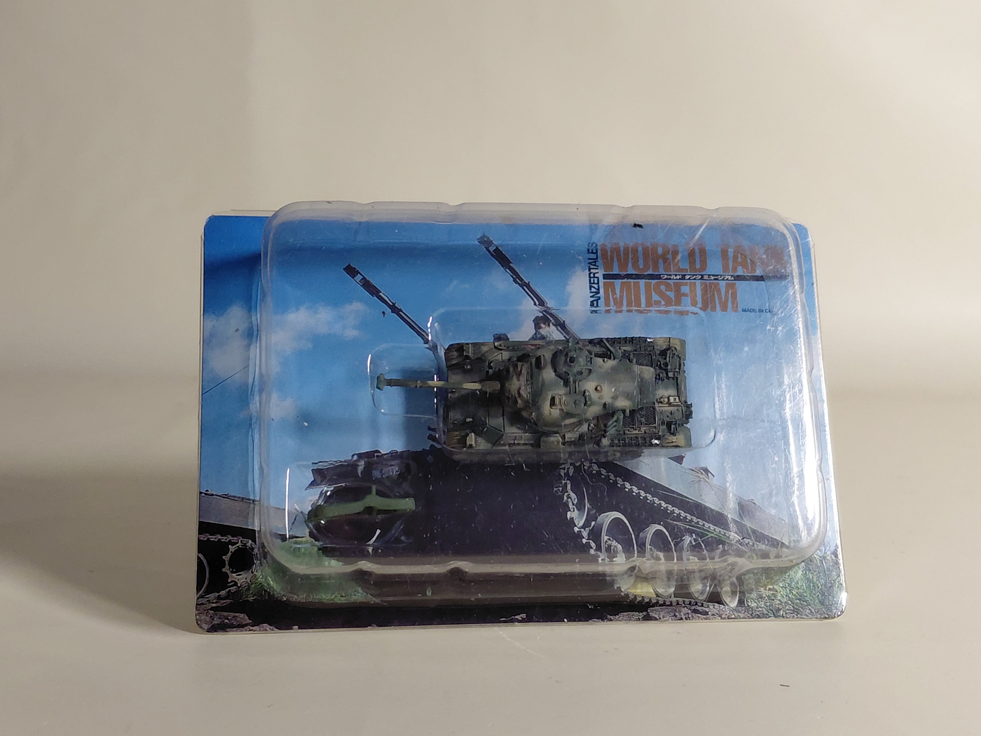 Takara 1/144 World Tank Museum 4. JGSDF Type 74. Tank Winter Camouflage. (#76)