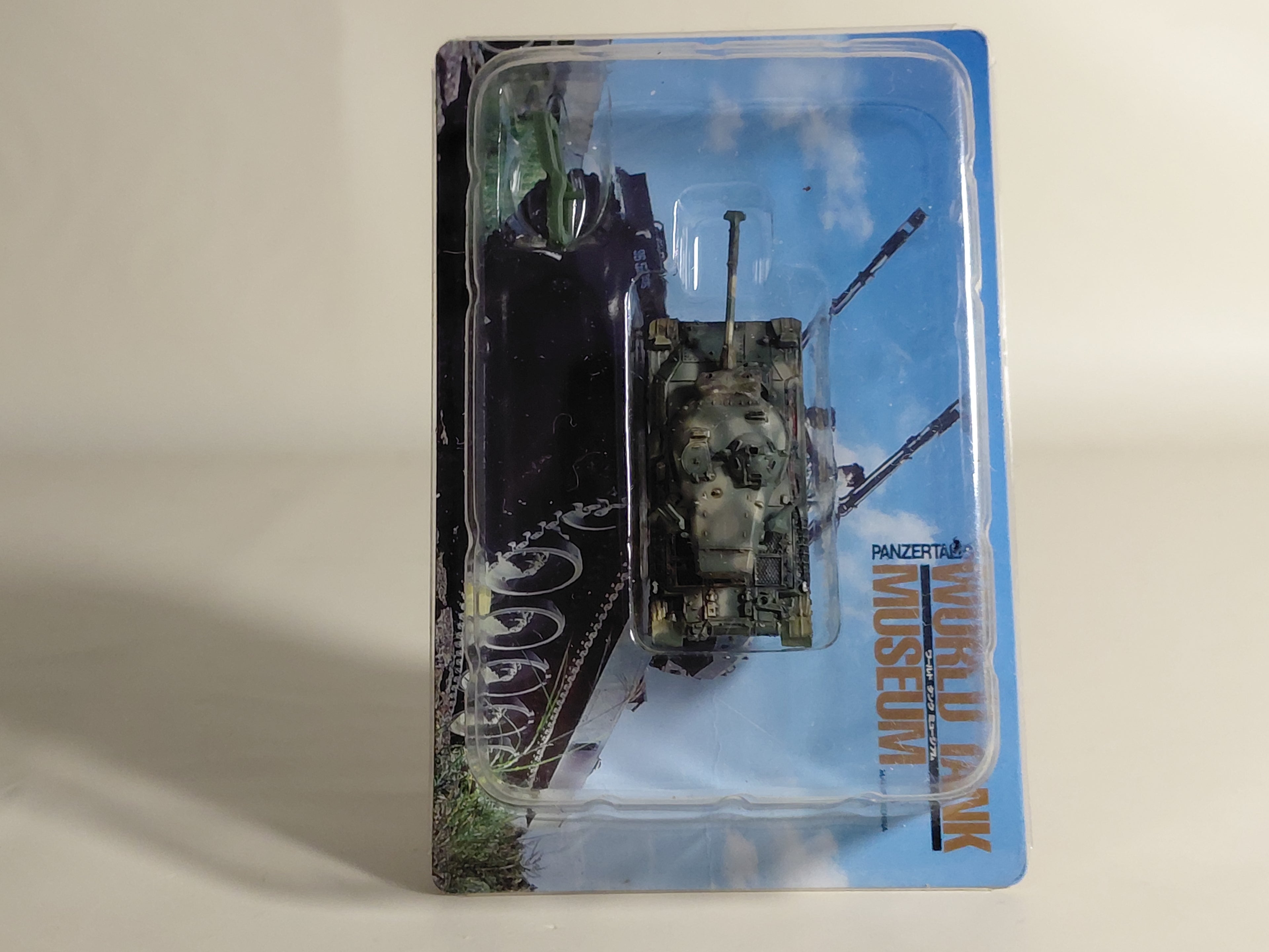 Takara 1/144 World Tank Museum 4. JGSDF Type 74. Tank Winter Camouflage. (#76)