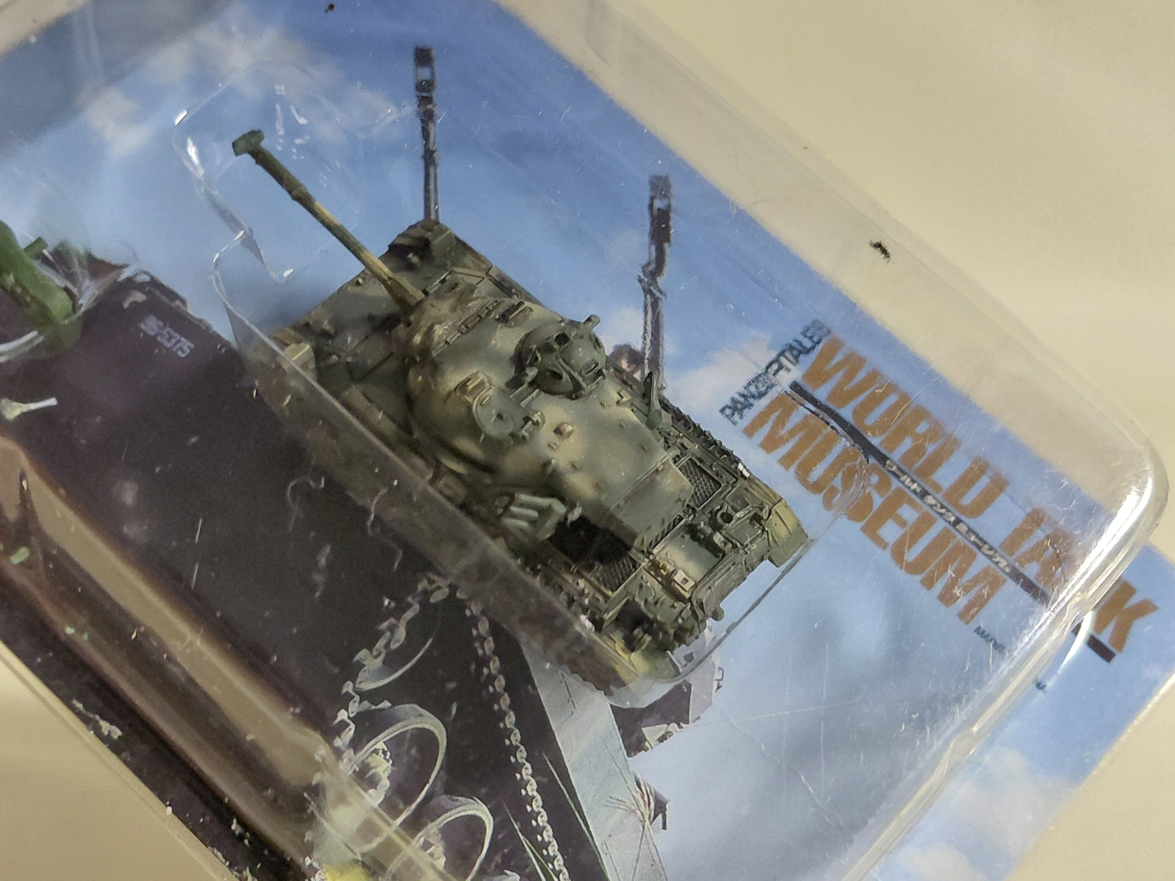Takara 1/144 World Tank Museum 4. JGSDF Type 74. Tank Winter Camouflage. (#76)