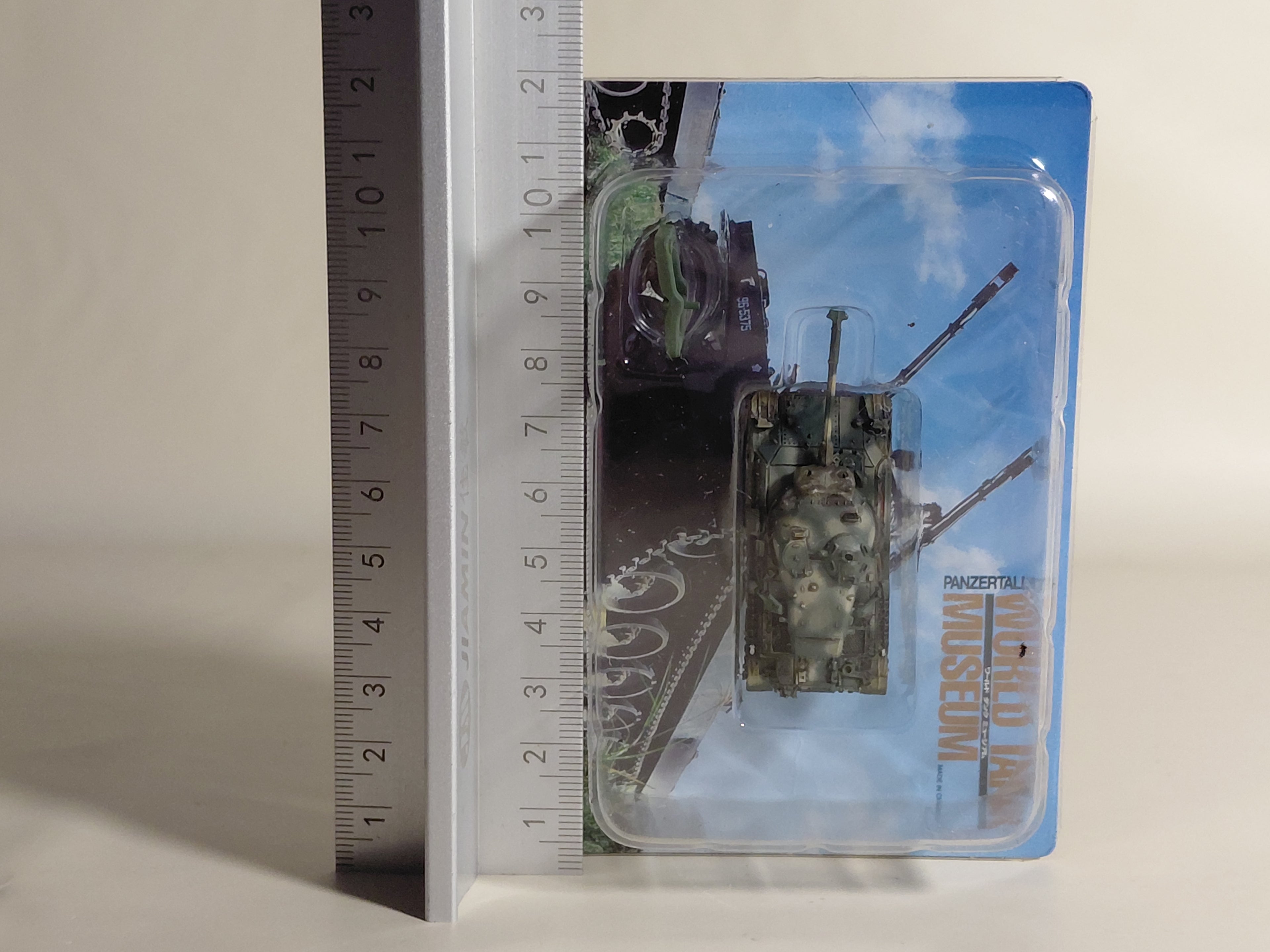 Takara 1/144 World Tank Museum 4. JGSDF Type 74. Tank Winter Camouflage. (#76)