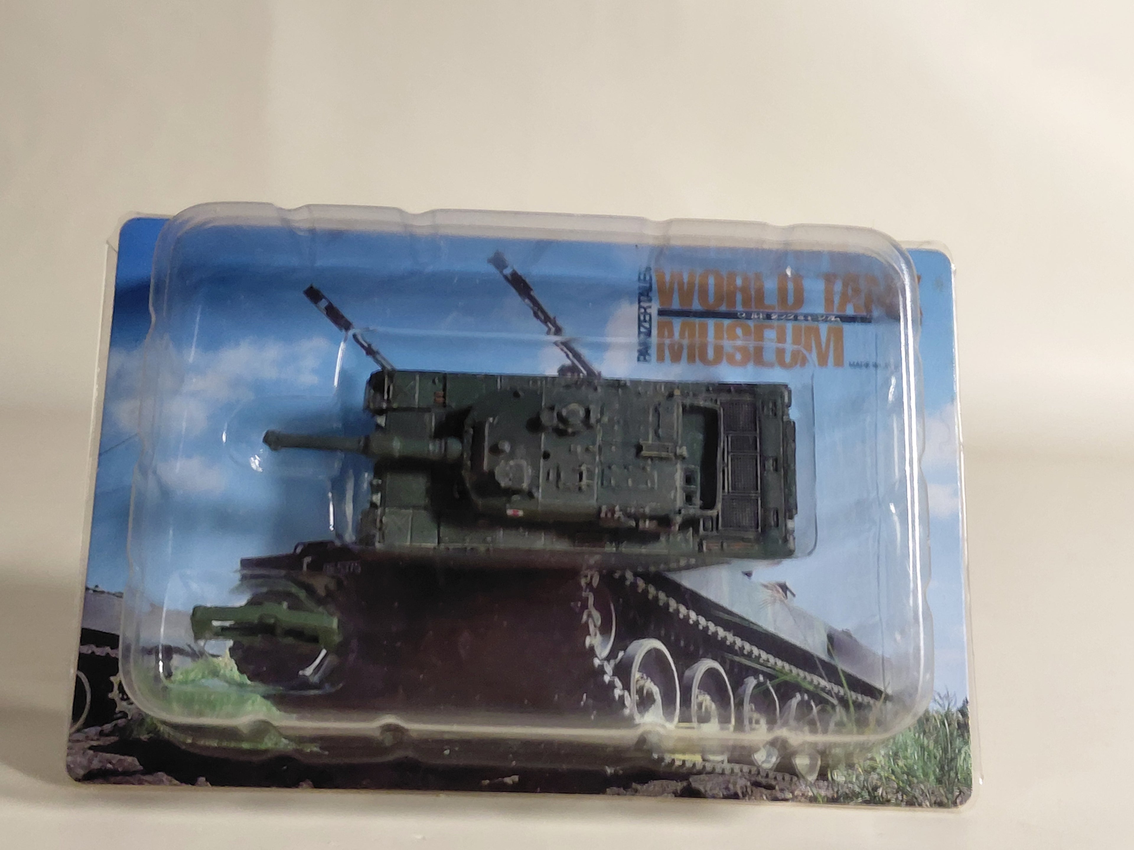 1/144 Takara World Tank Museum 4 JGSDF Type 90 MBT GREEN