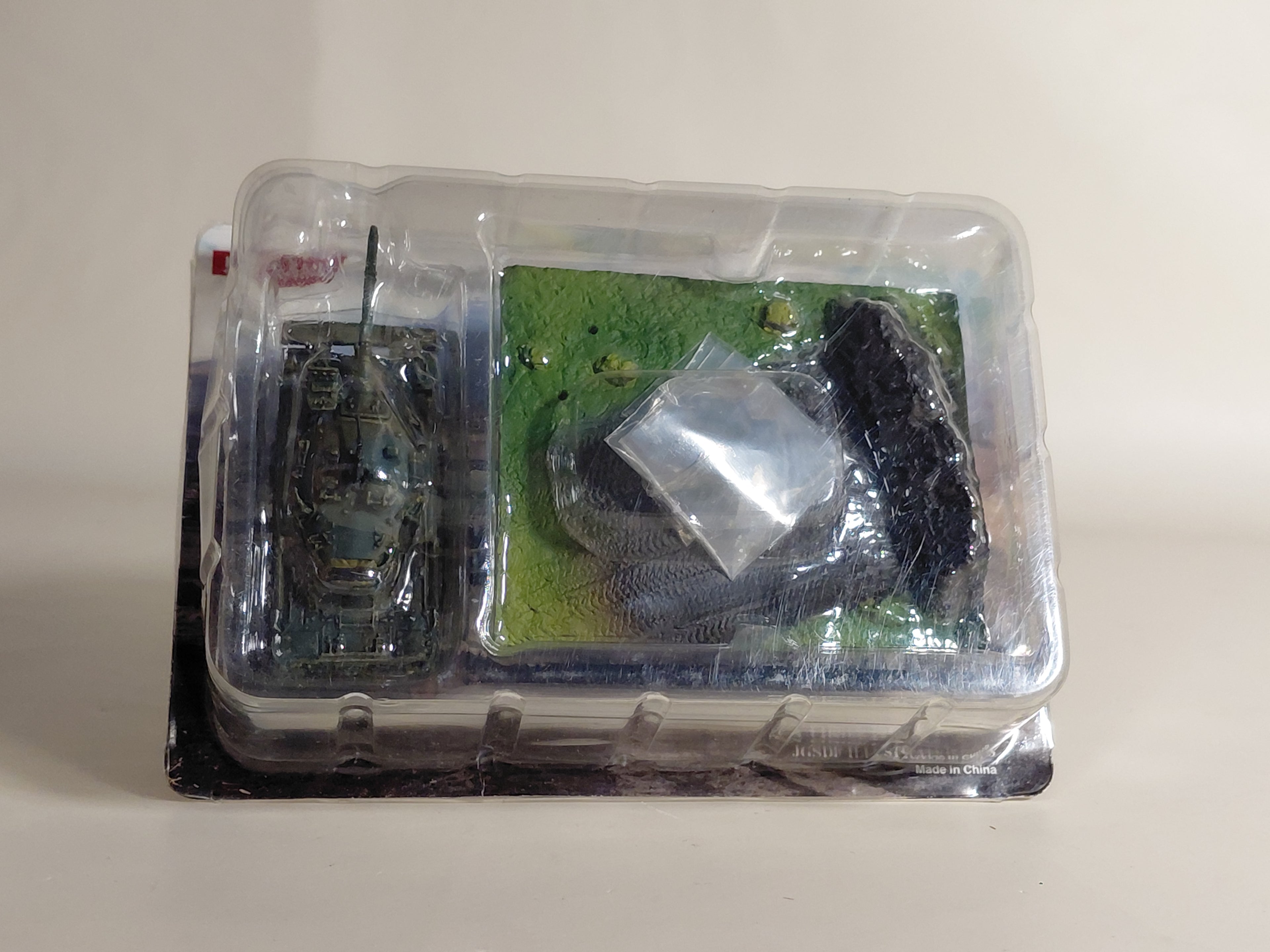 Konami 1/144 JGSDF Equipment Collection 3. Type 74 MBT with Bulldozer Blade (#2)