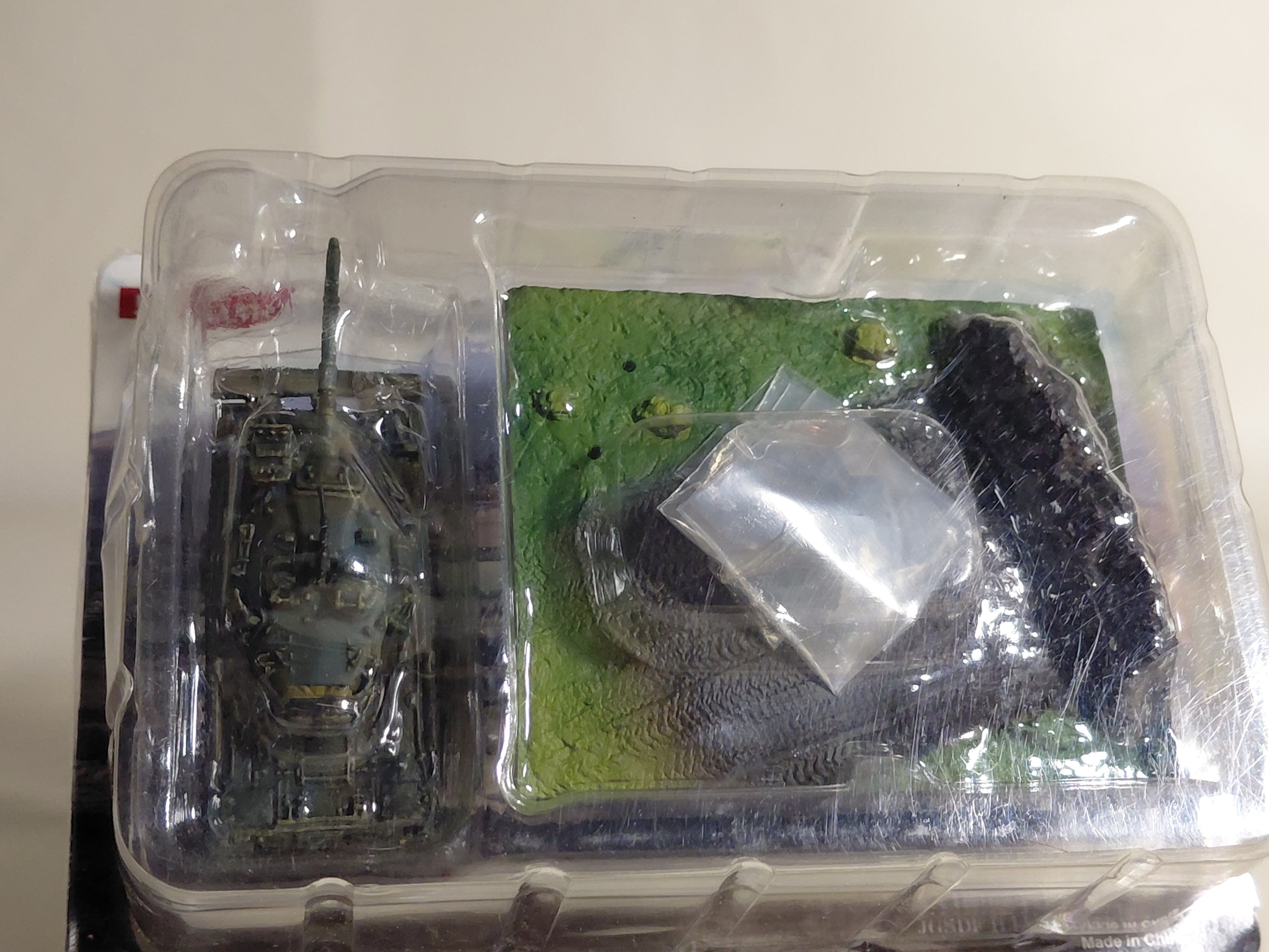 Konami 1/144 JGSDF Equipment Collection 3. Type 74 MBT with Bulldozer Blade (#2)
